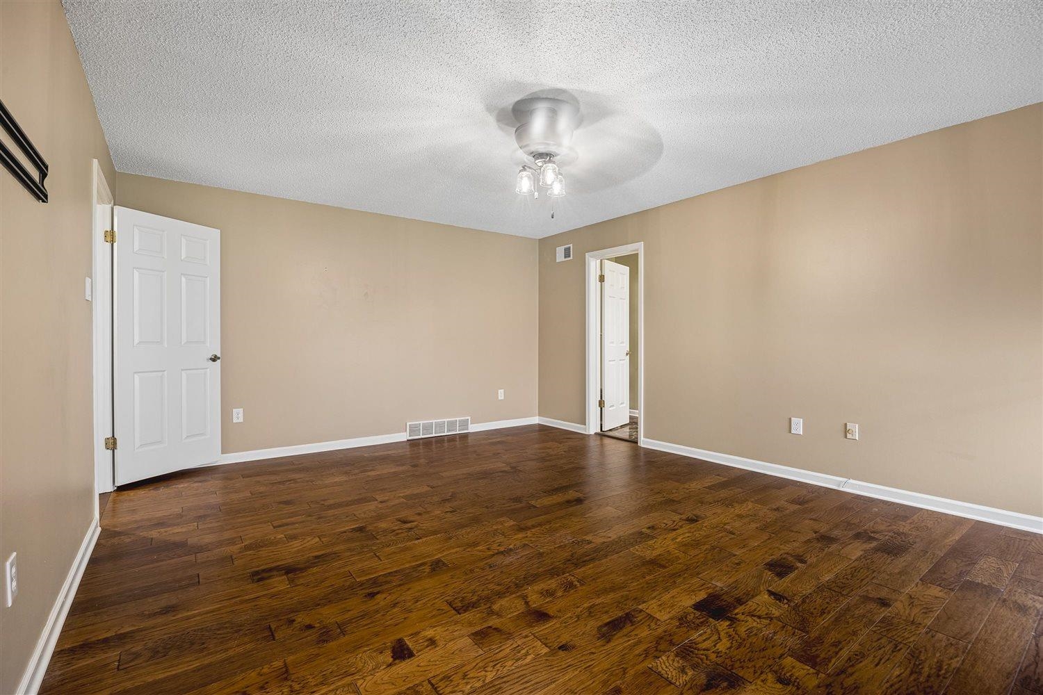 8970 Farmoor Rd Property Photo 15