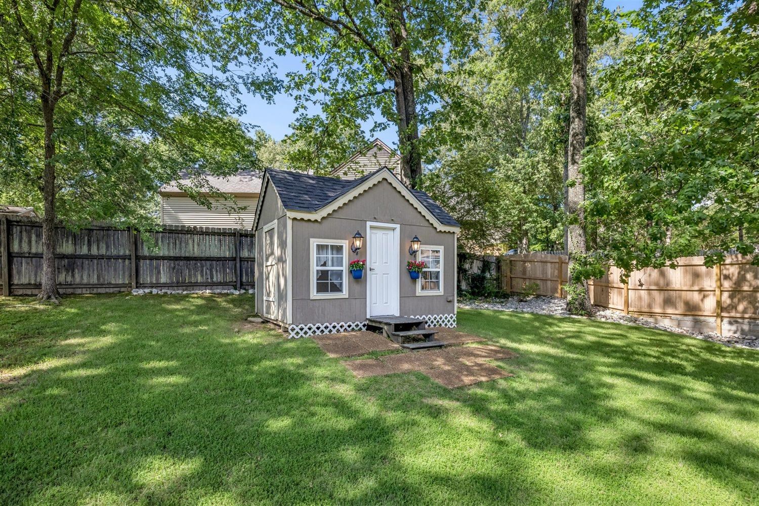 8970 Farmoor Rd Property Photo 32