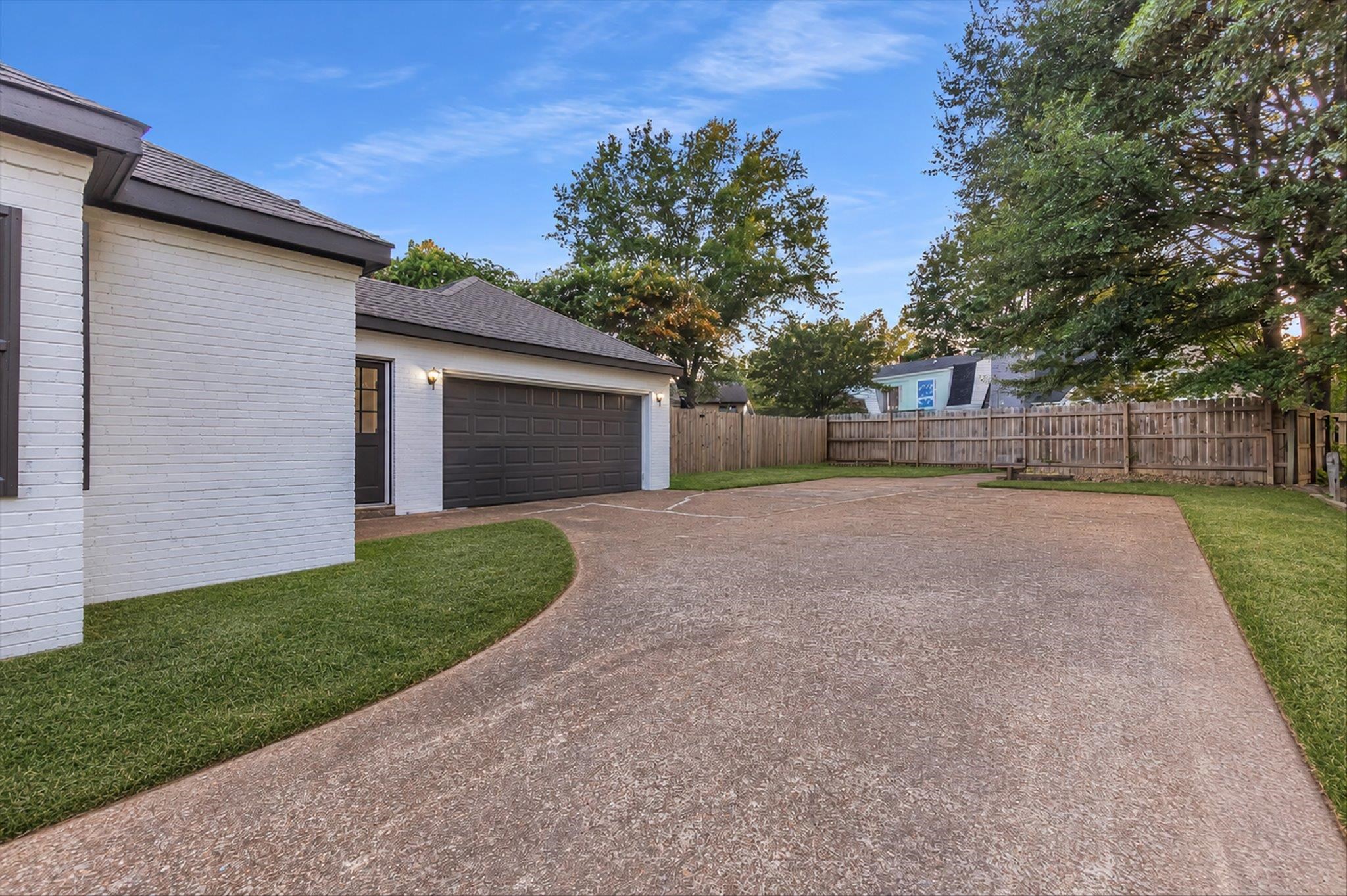 2355 Huntington Fwy Property Photo 6