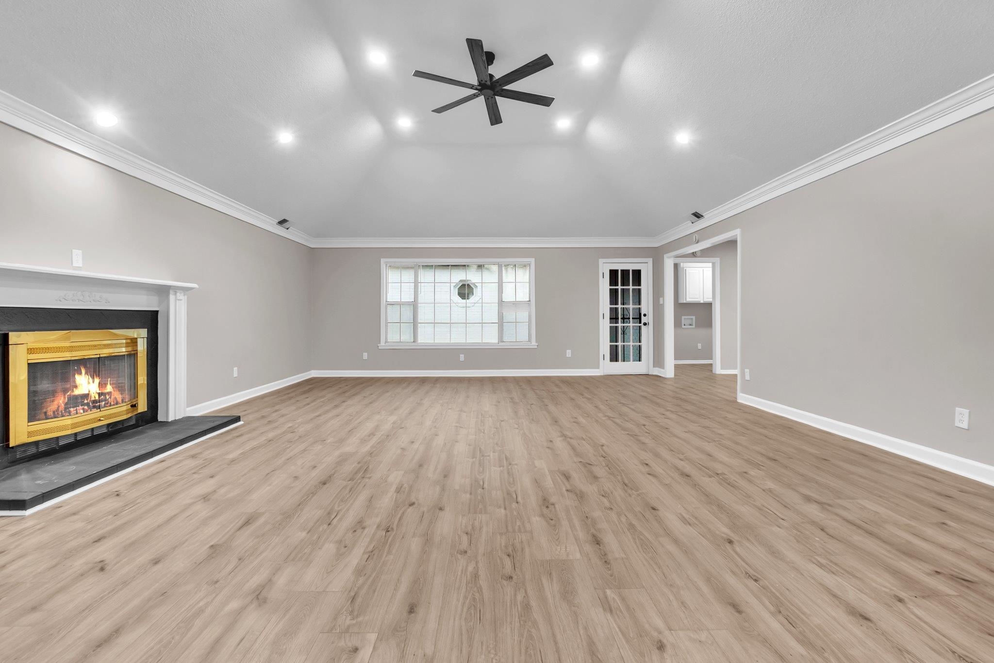 2355 Huntington Fwy Property Photo 9