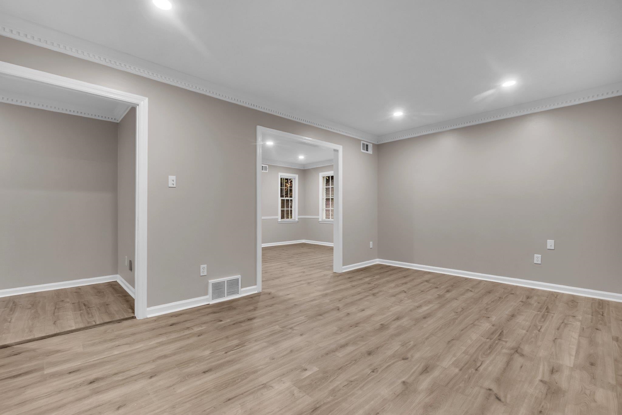 2355 Huntington Fwy Property Photo 10