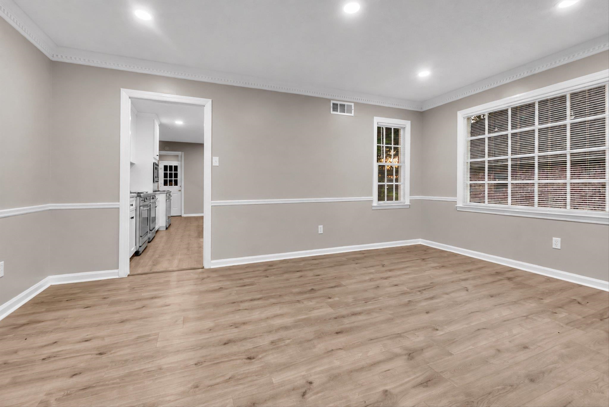 2355 Huntington Fwy Property Photo 11