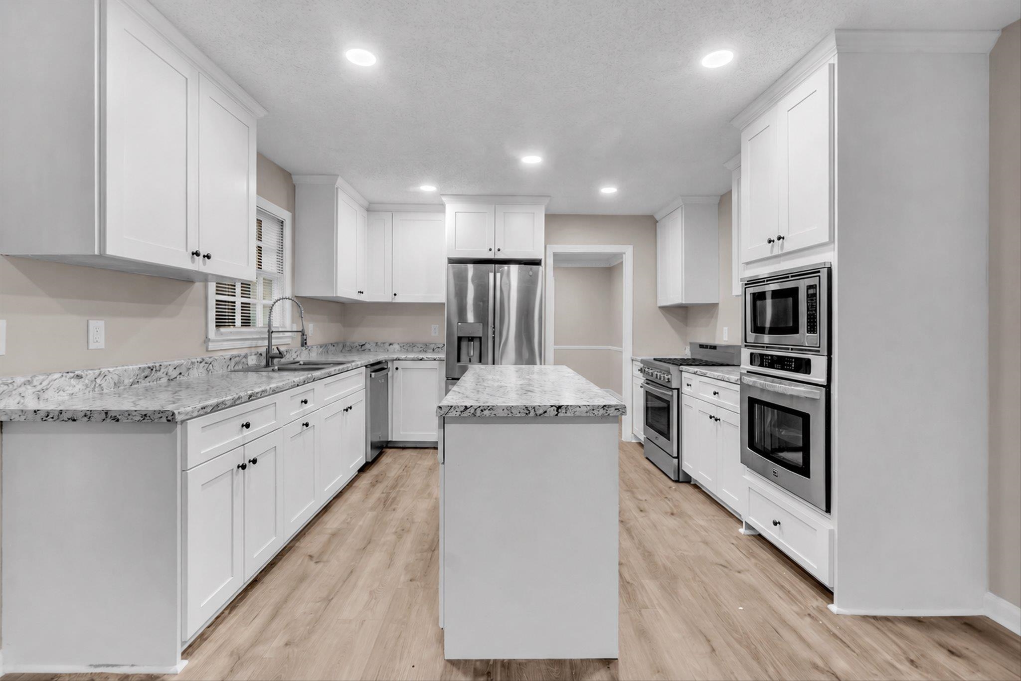 2355 Huntington Fwy Property Photo 14
