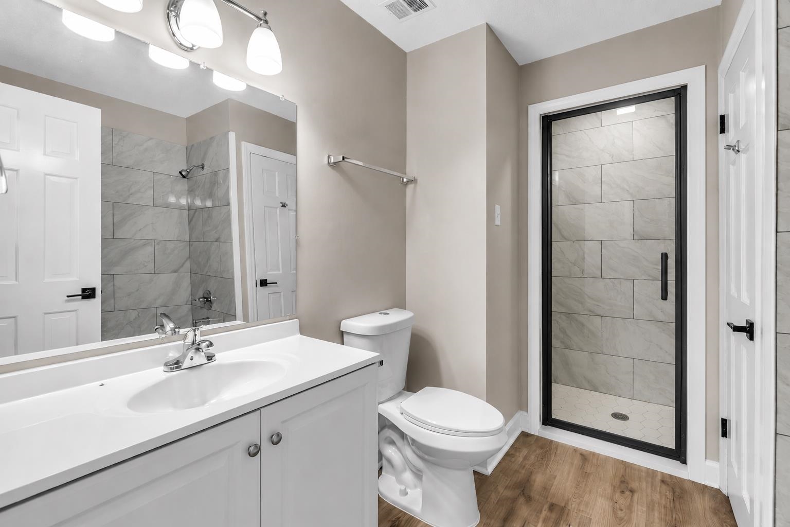 2355 Huntington Fwy Property Photo 17