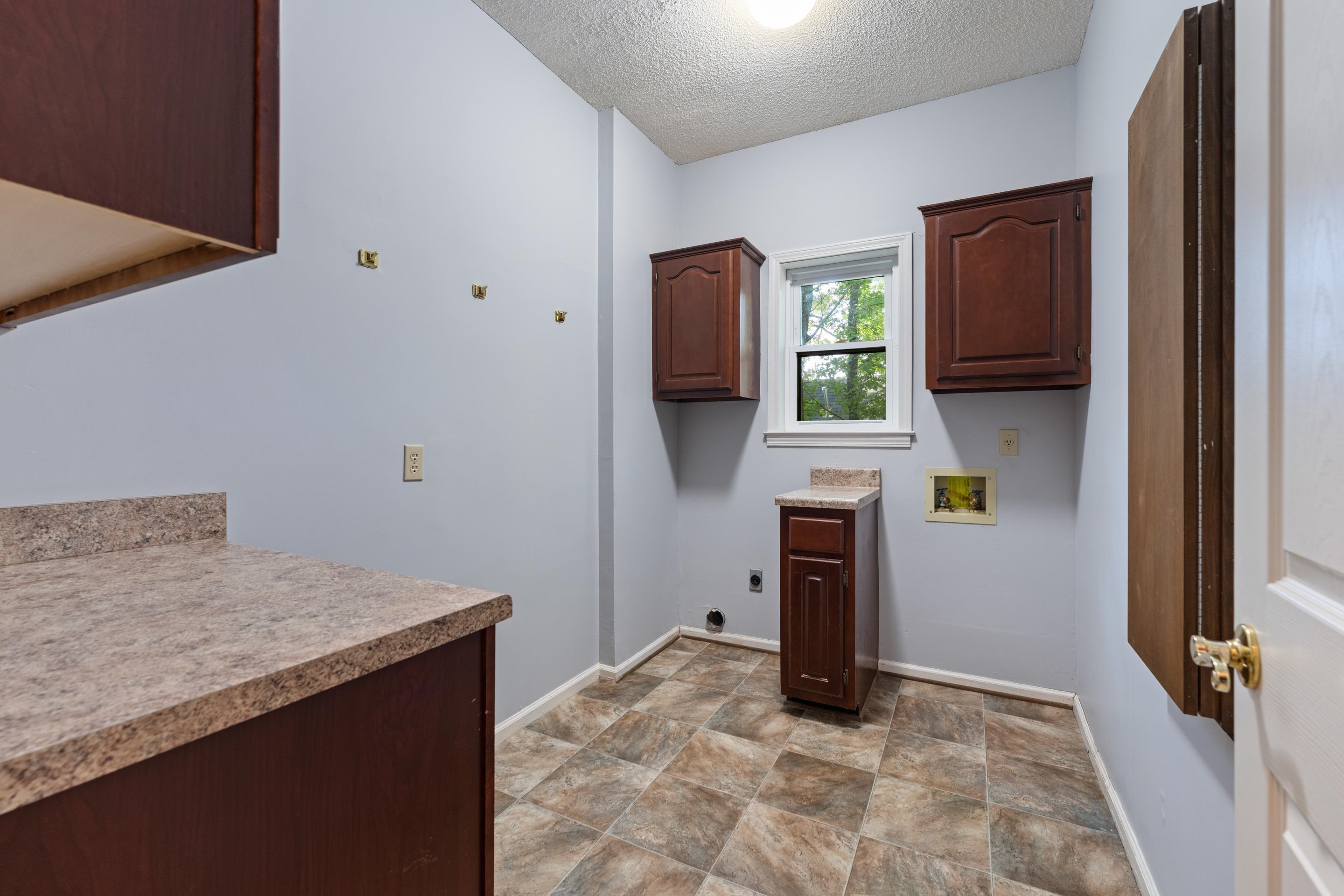 245 Norseman Dr Property Photo 11