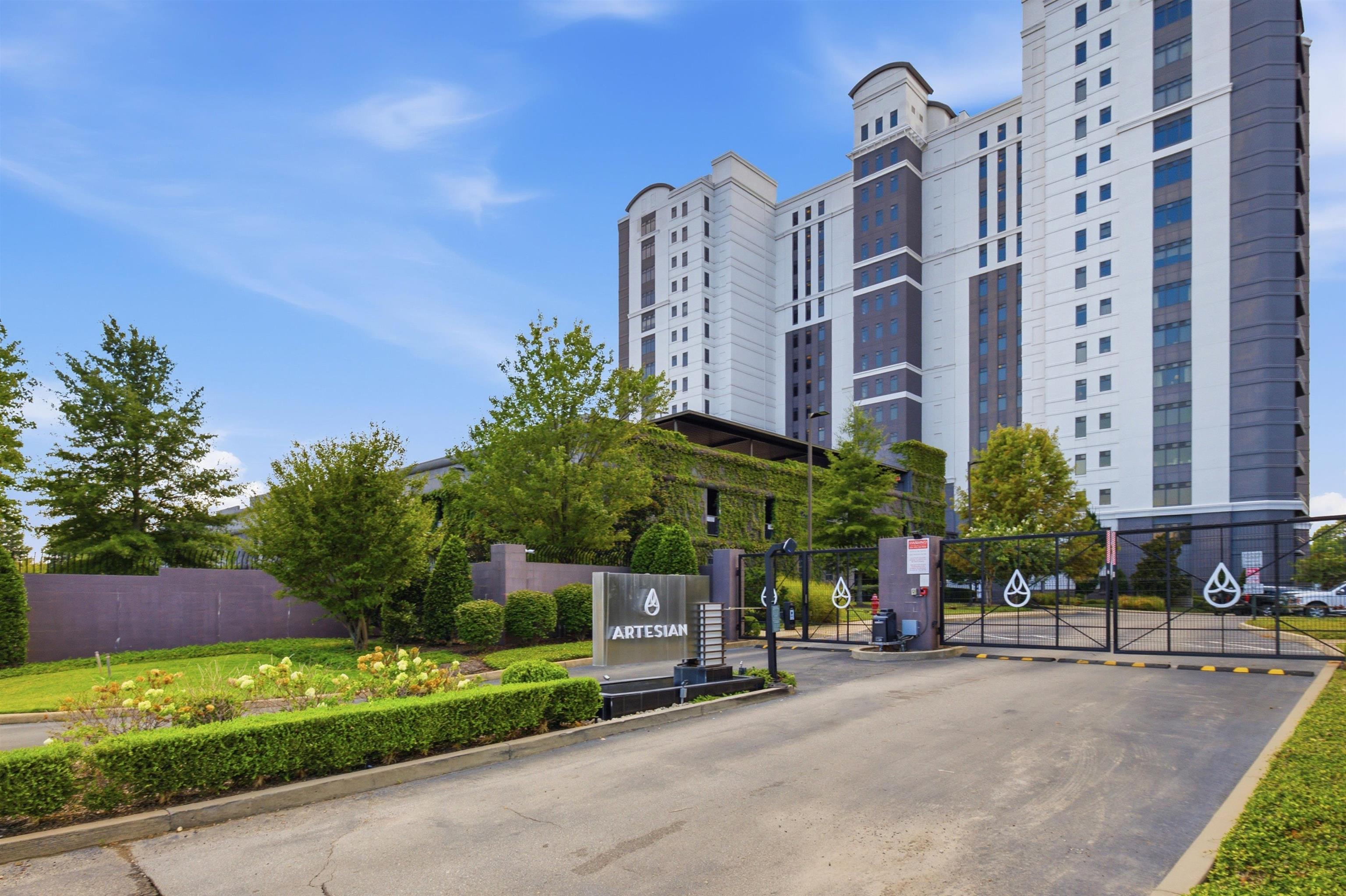 717 Riverside Dr 1302 Property Photo 9