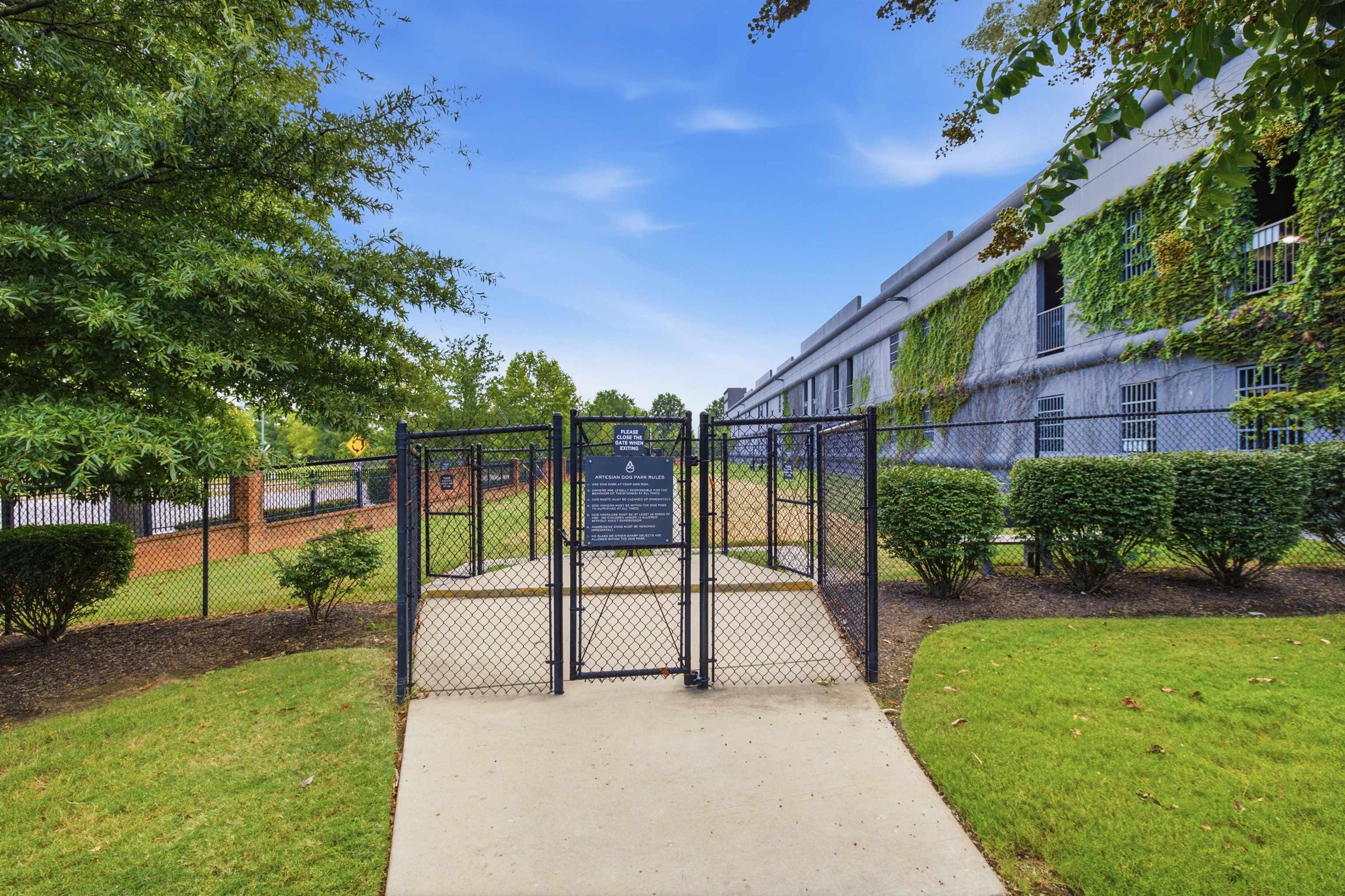 717 Riverside Dr 1302 Property Photo 12