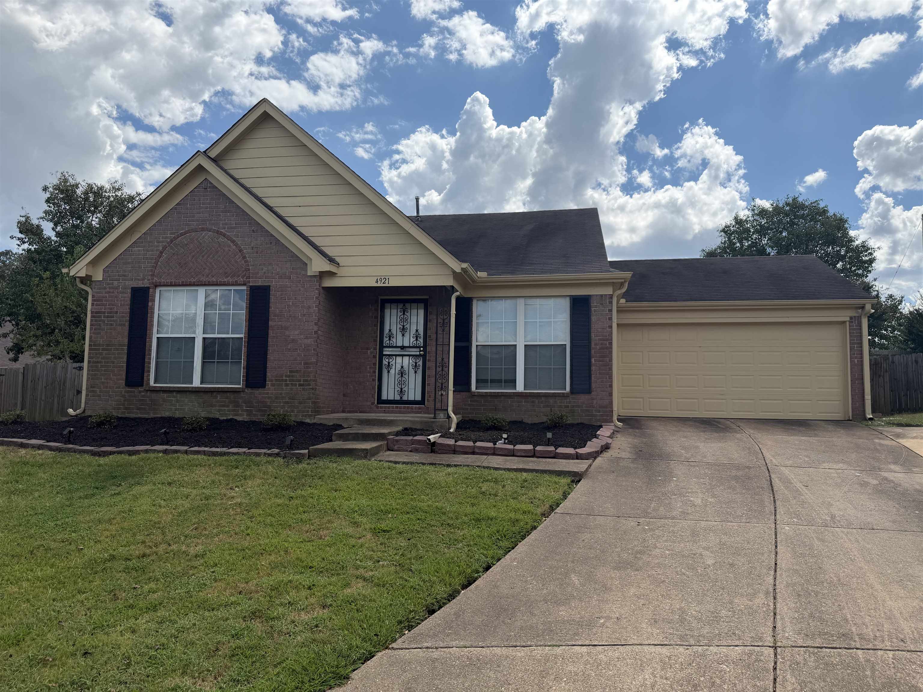 4921 Top Notch Loop Property Photo 1