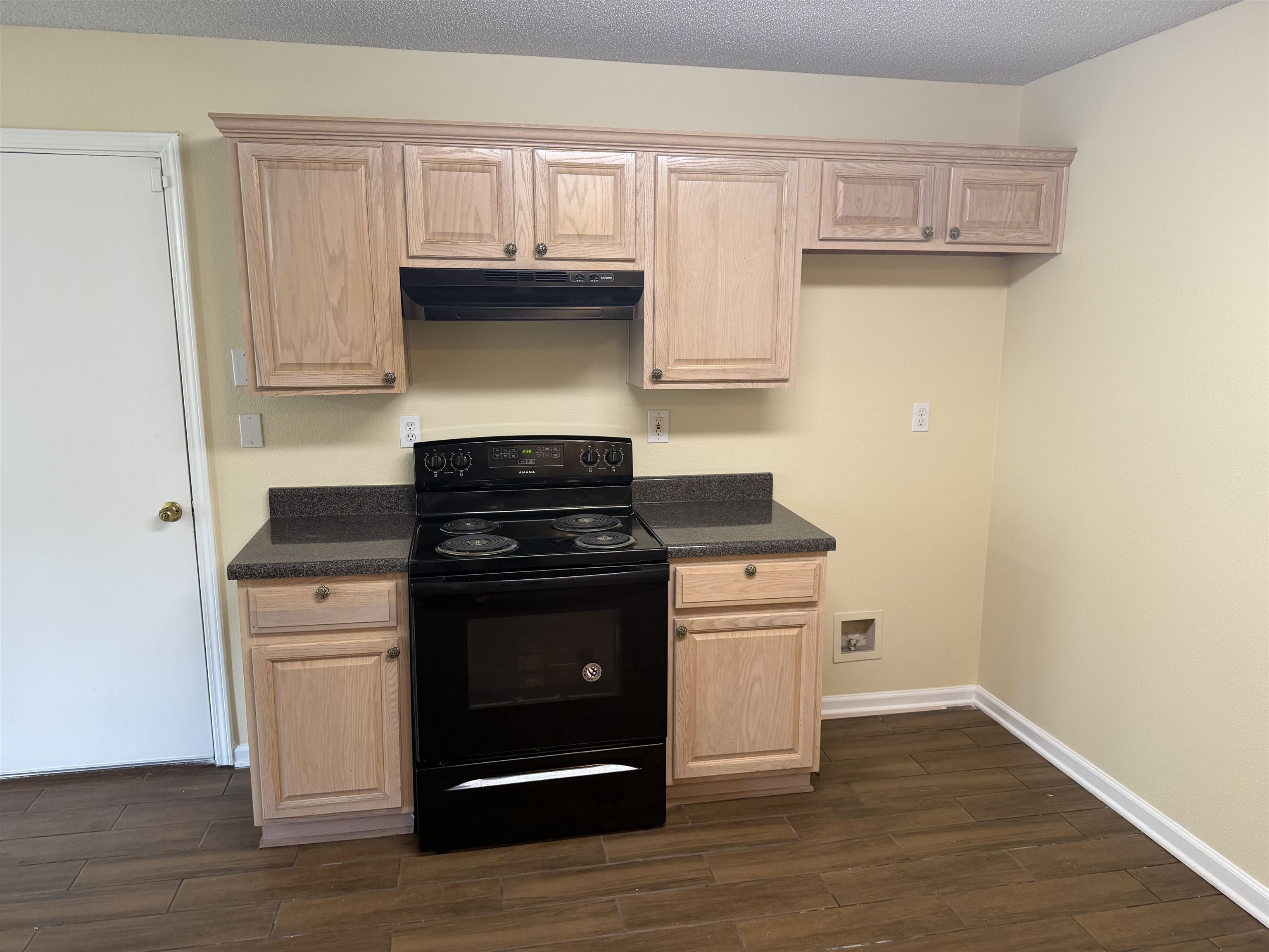 4921 Top Notch Loop Property Photo 5
