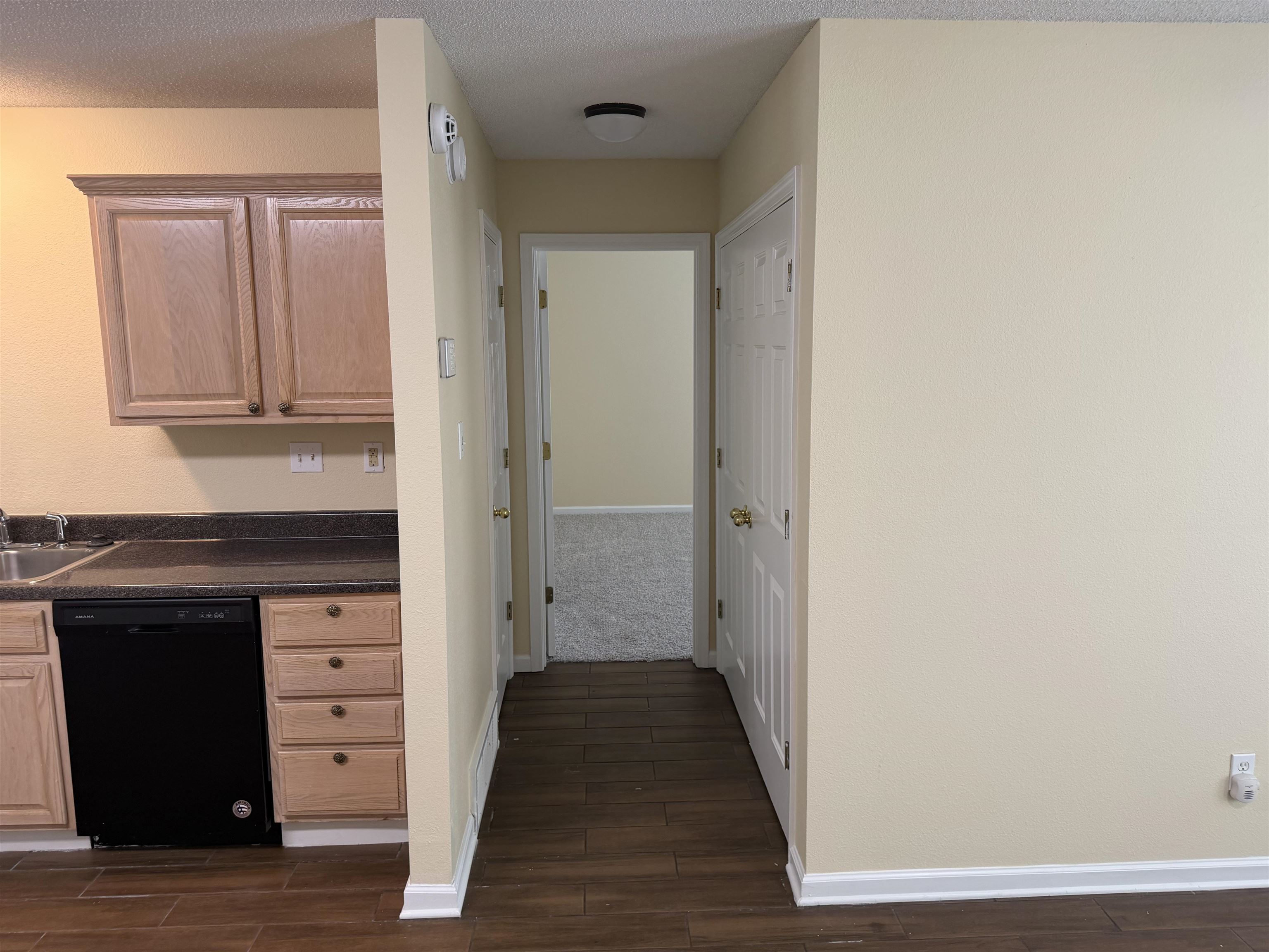 4921 Top Notch Loop Property Photo 7