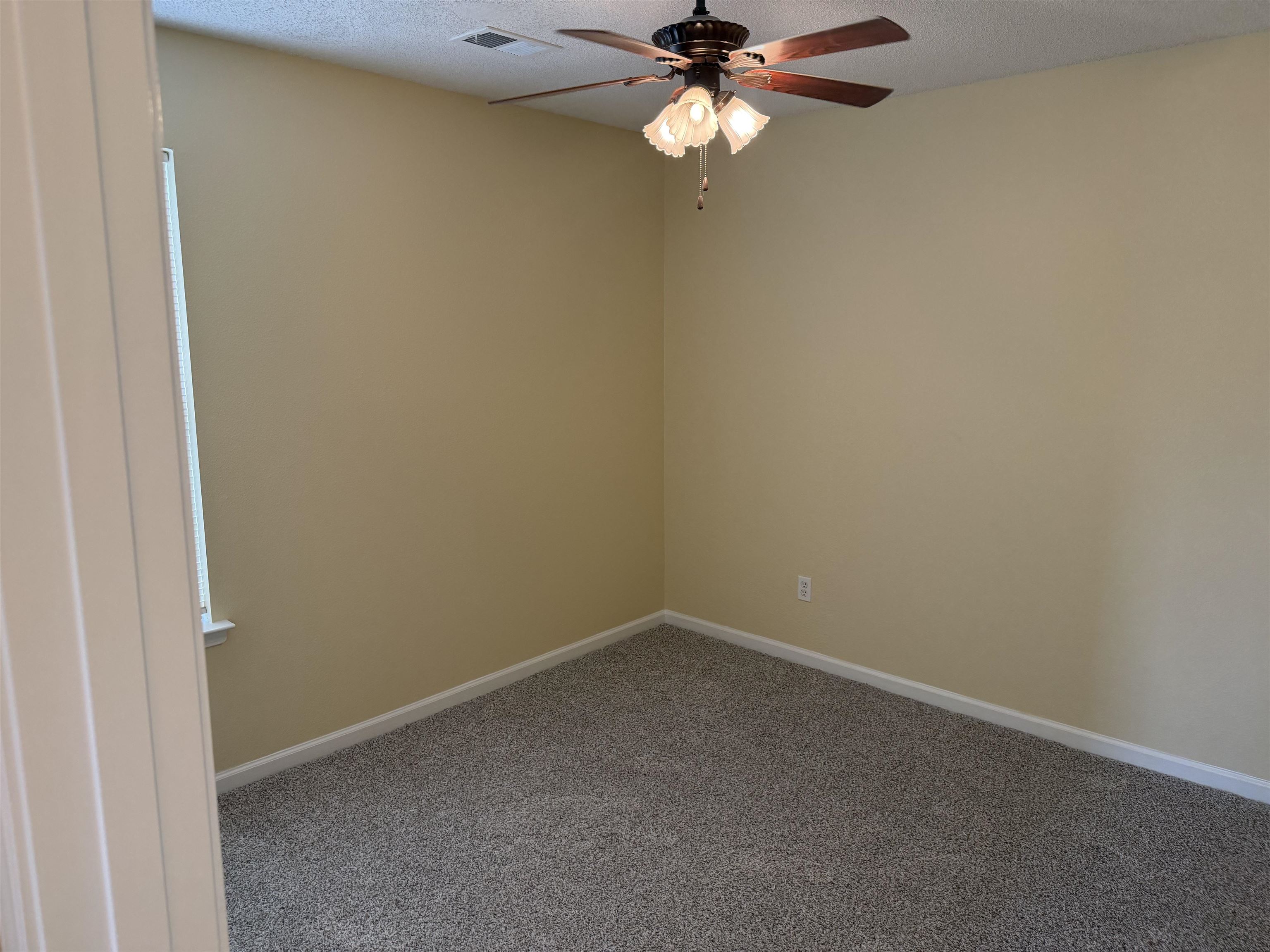 4921 Top Notch Loop Property Photo 12