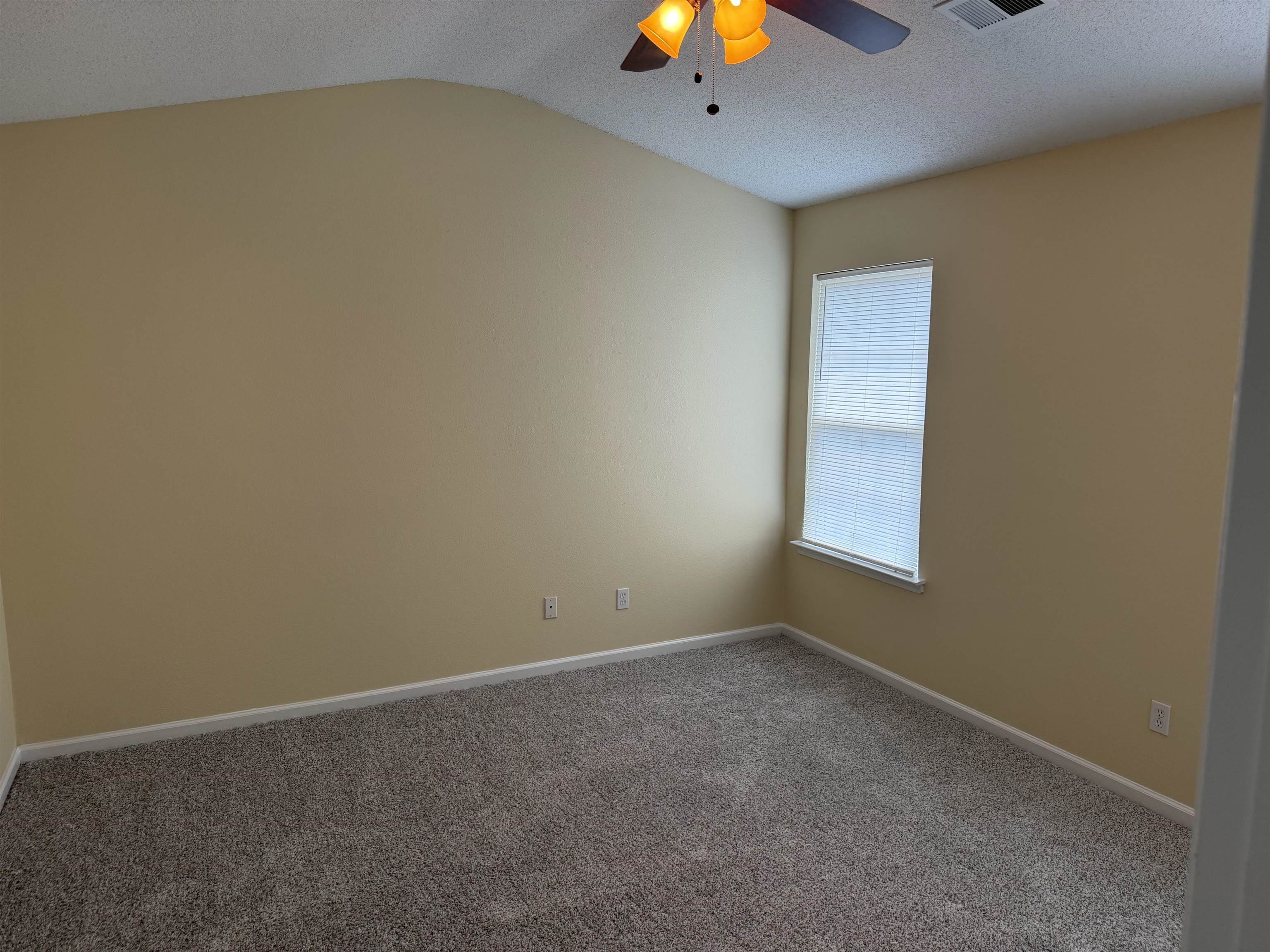 4921 Top Notch Loop Property Photo 14