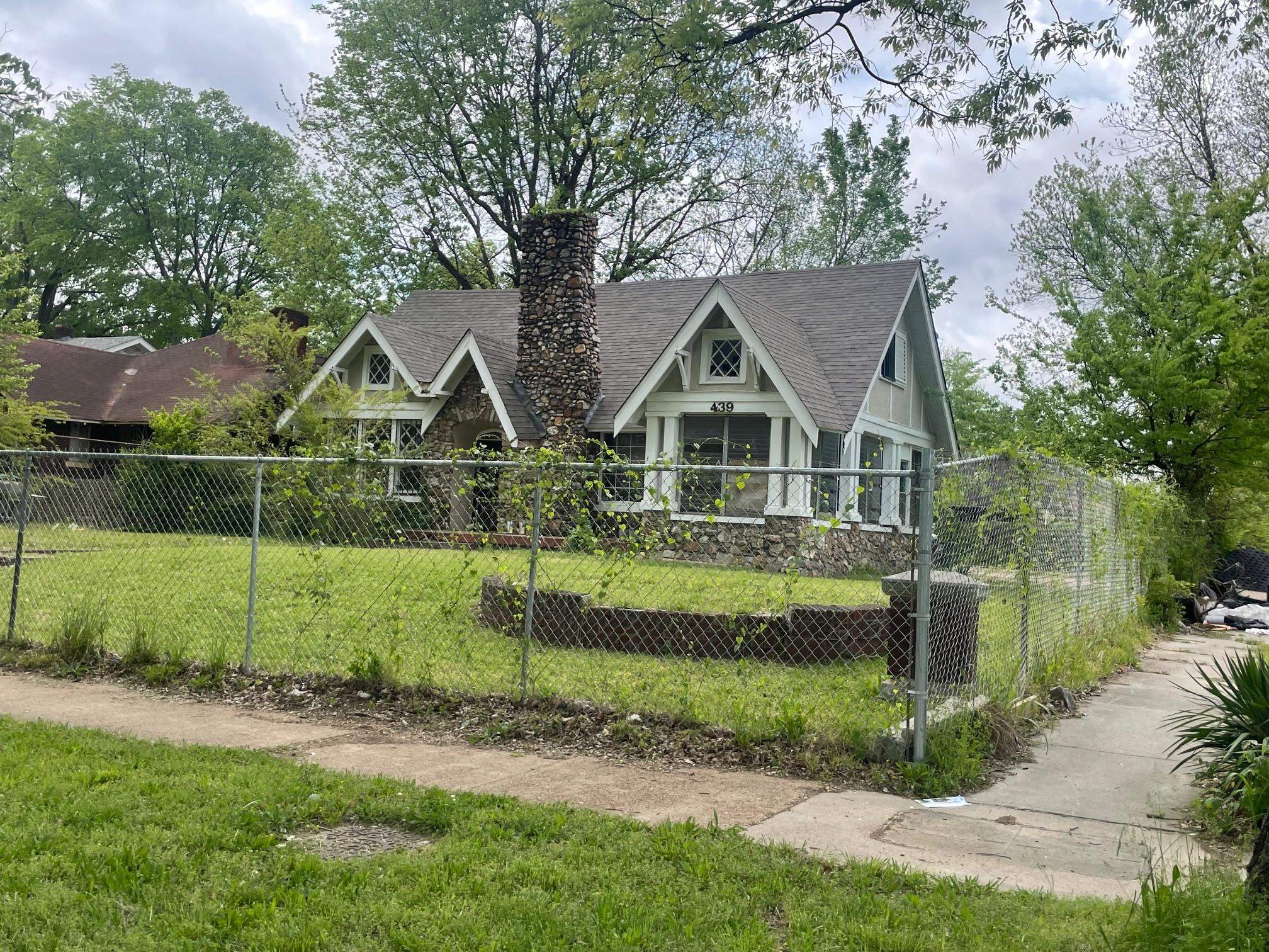 439 S Parkway Ave Property Photo 3