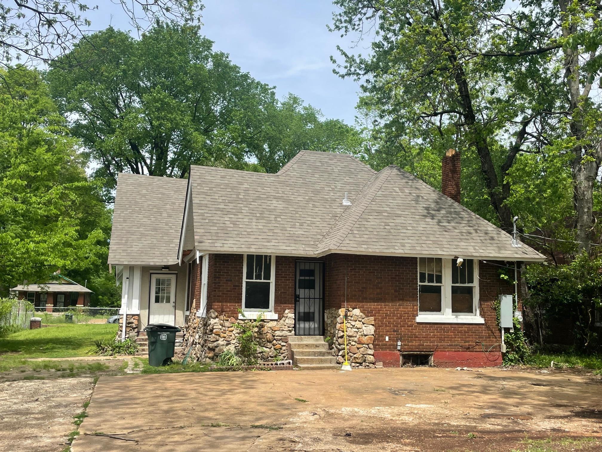 439 S Parkway Ave Property Photo 5