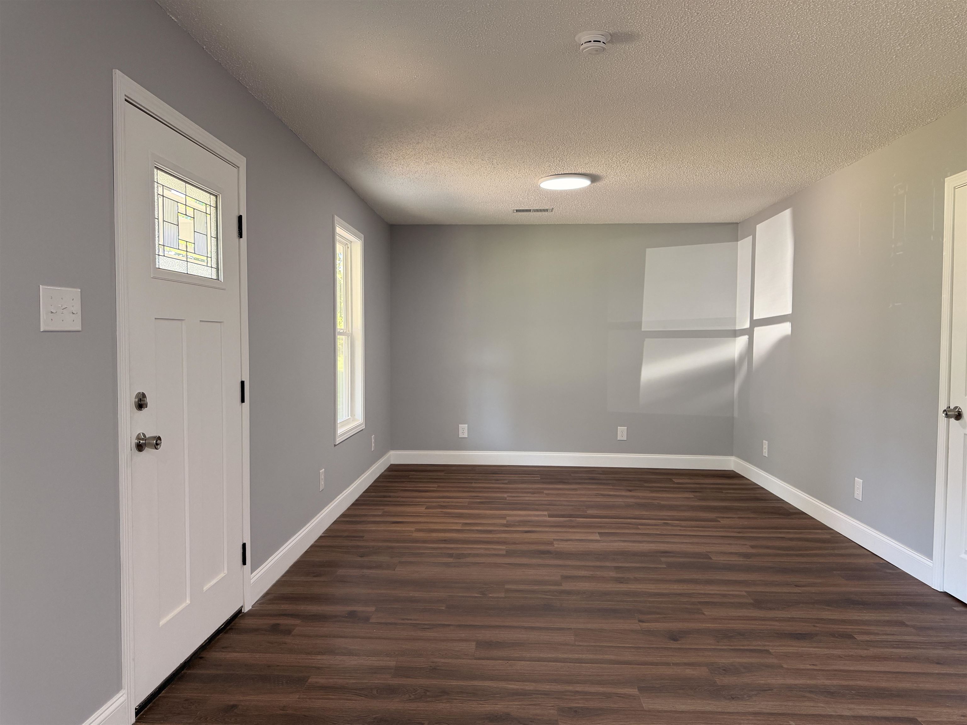 1320 Hornbrook St Property Photo 2