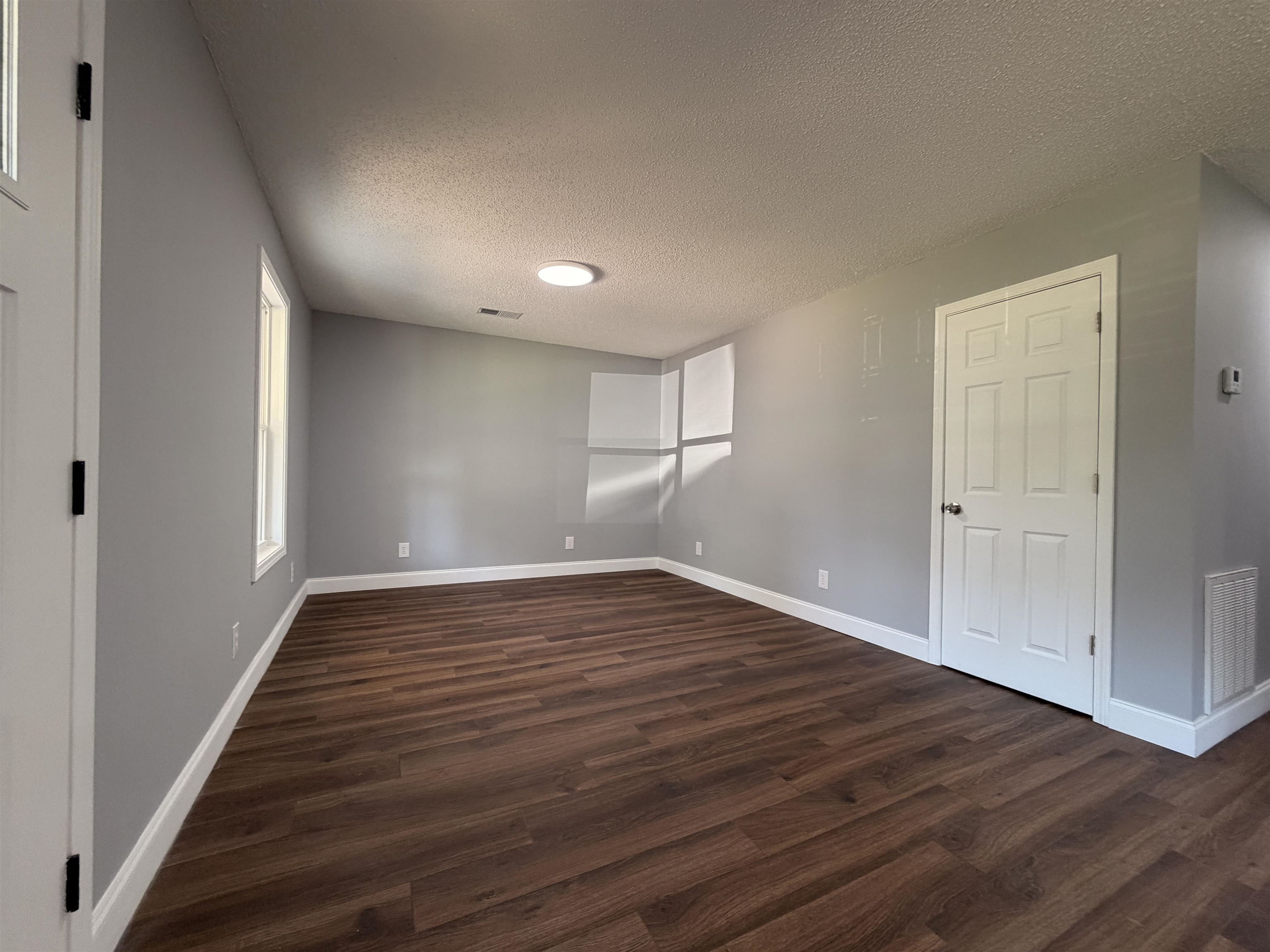 1320 Hornbrook St Property Photo 3