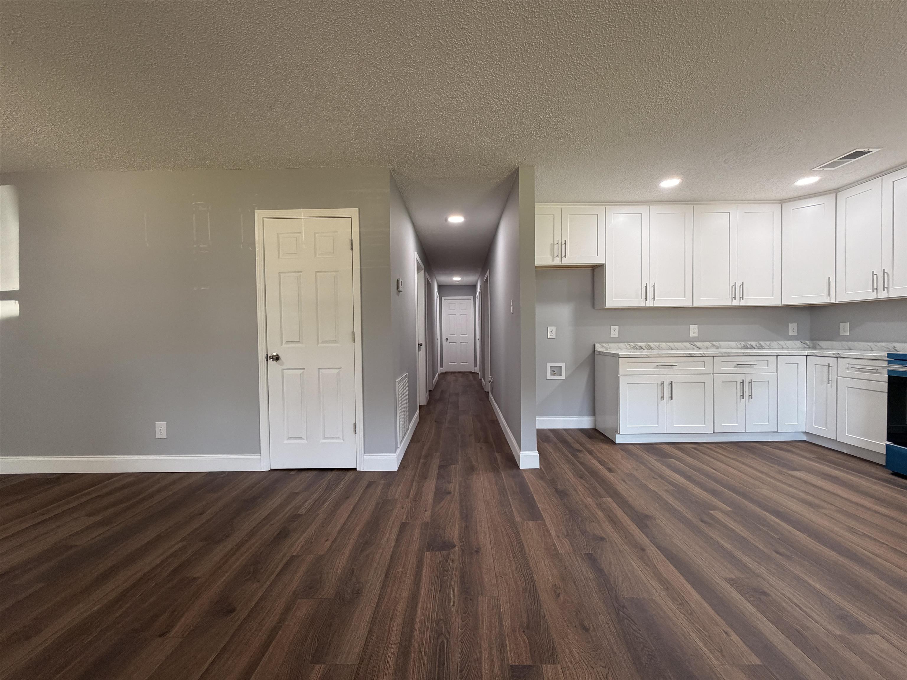 1320 Hornbrook St Property Photo 4