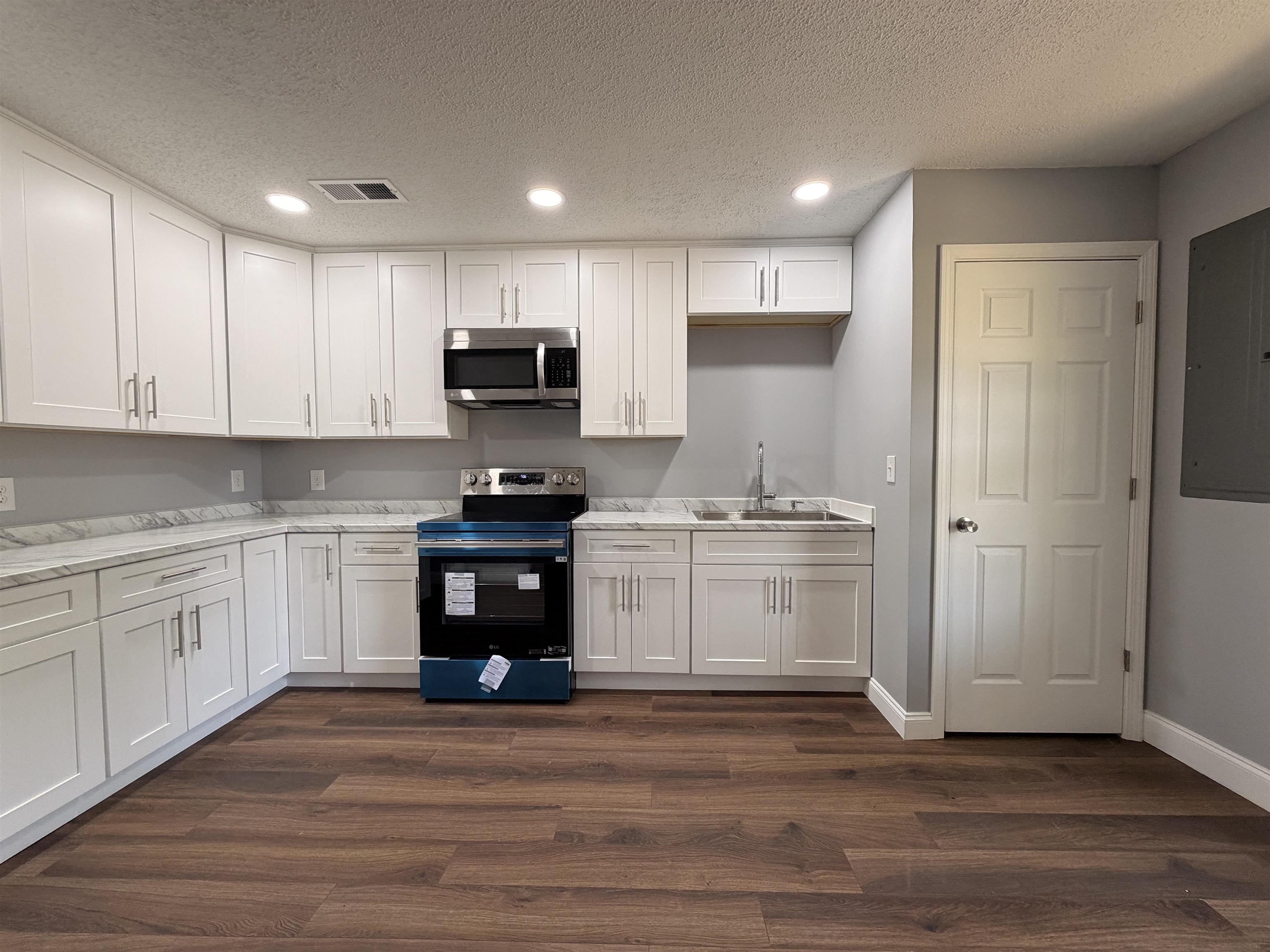 1320 Hornbrook St Property Photo 8