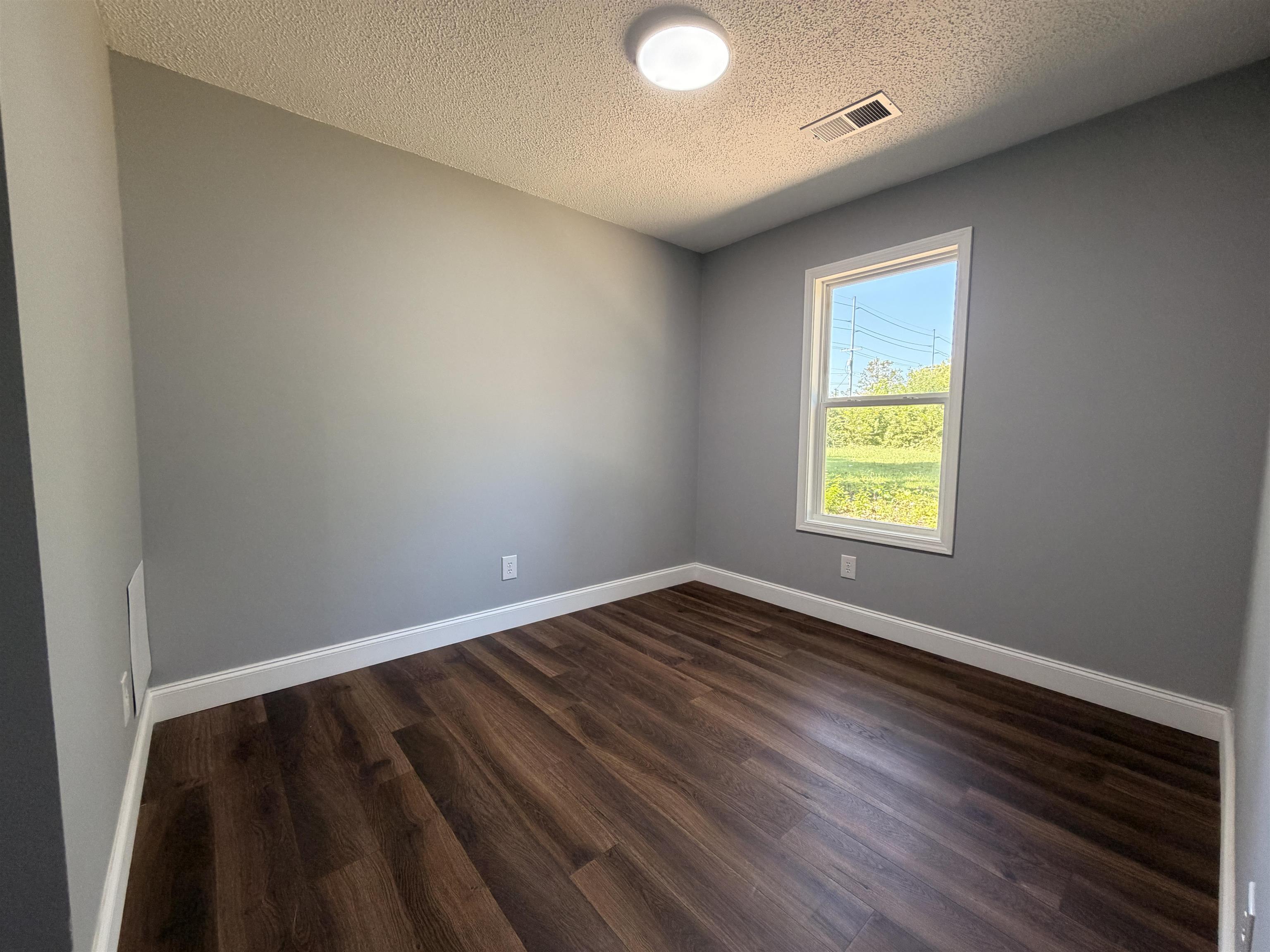 1320 Hornbrook St Property Photo 11