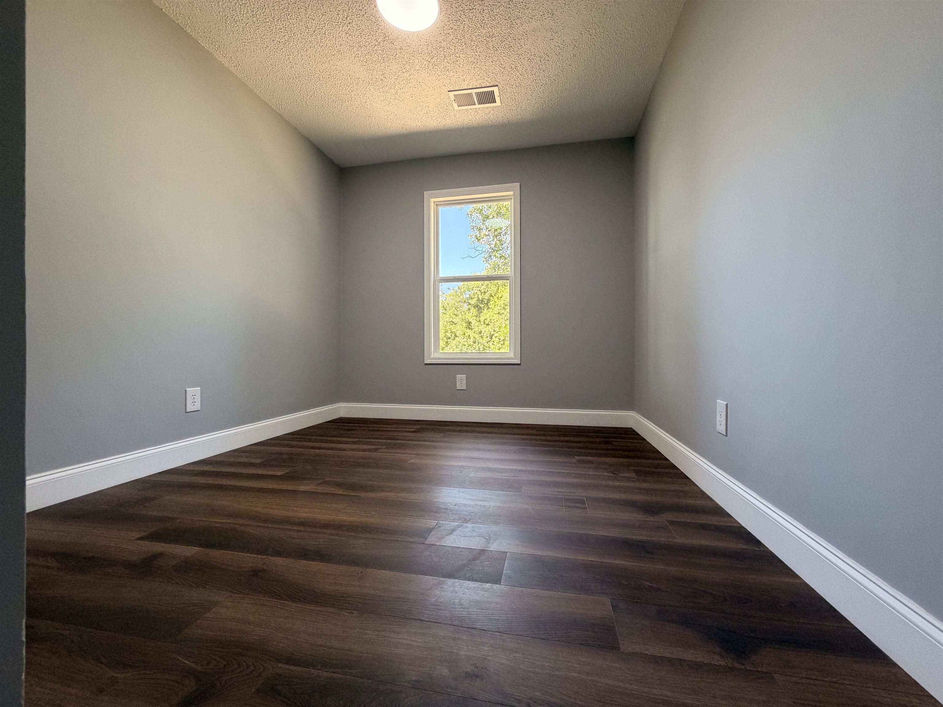 1320 Hornbrook St Property Photo 12