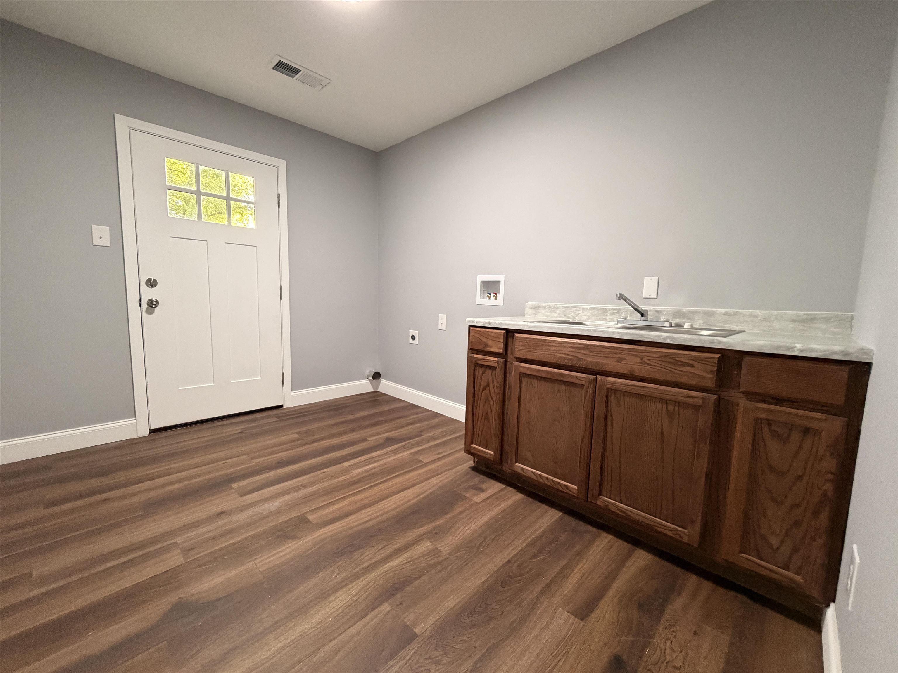 1320 Hornbrook St Property Photo 13