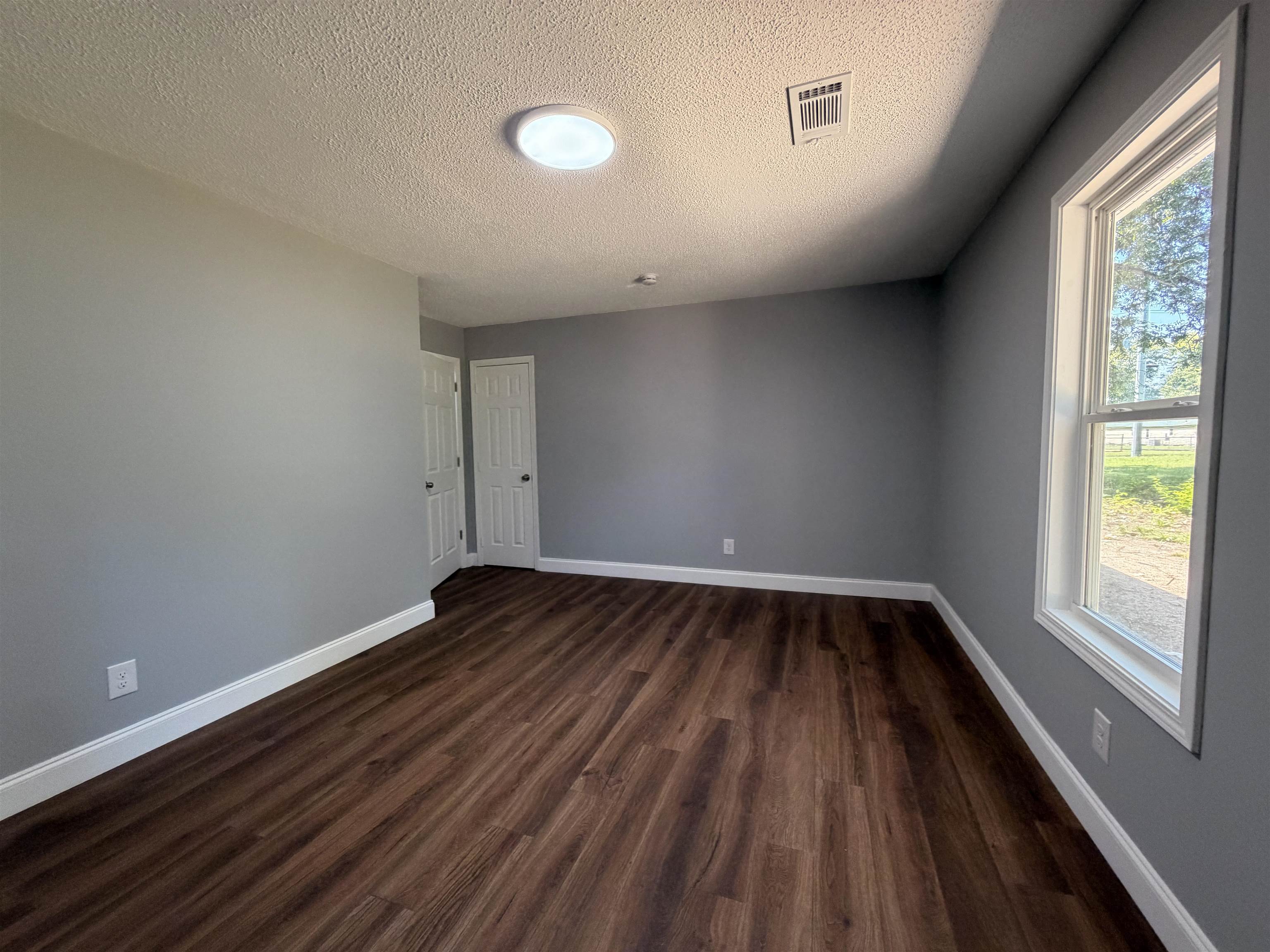 1320 Hornbrook St Property Photo 22