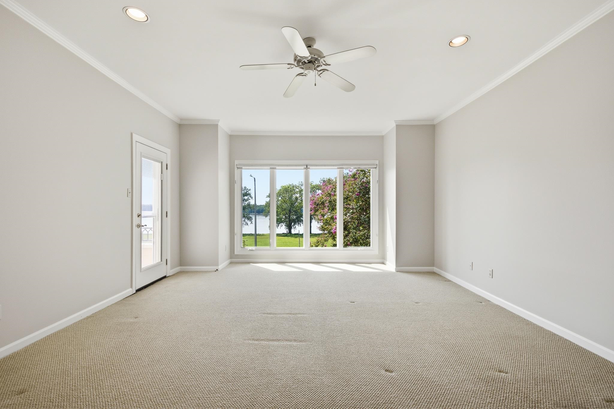 954 Island Dr Property Photo 19