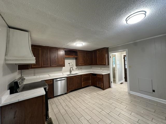 27 Rosewood Dr Property Photo 5
