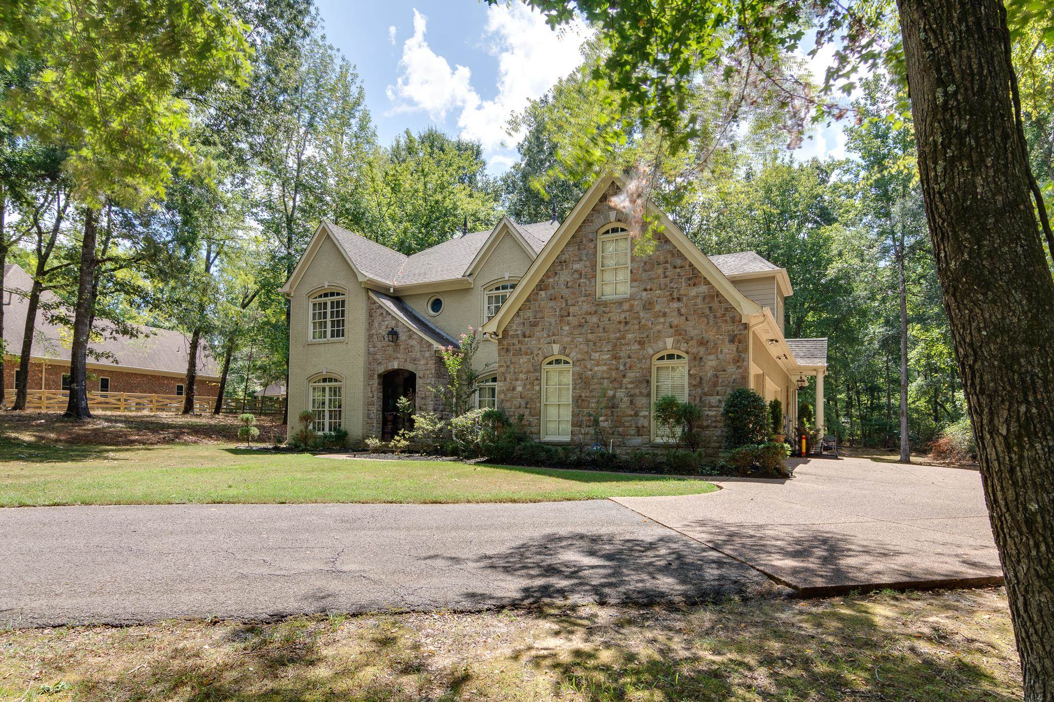 11095 Latting Rd Property Photo 2
