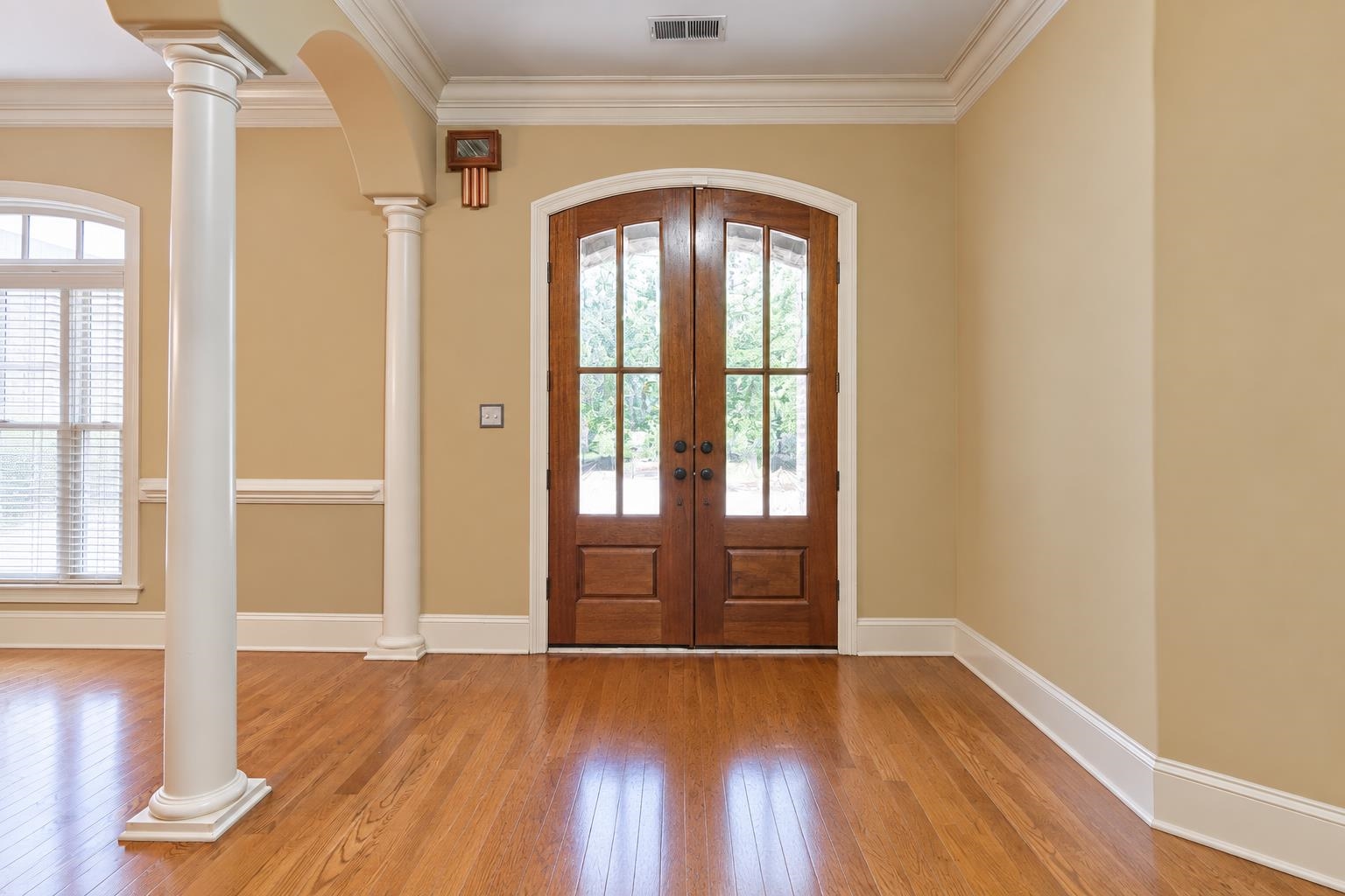11095 Latting Rd Property Photo 3
