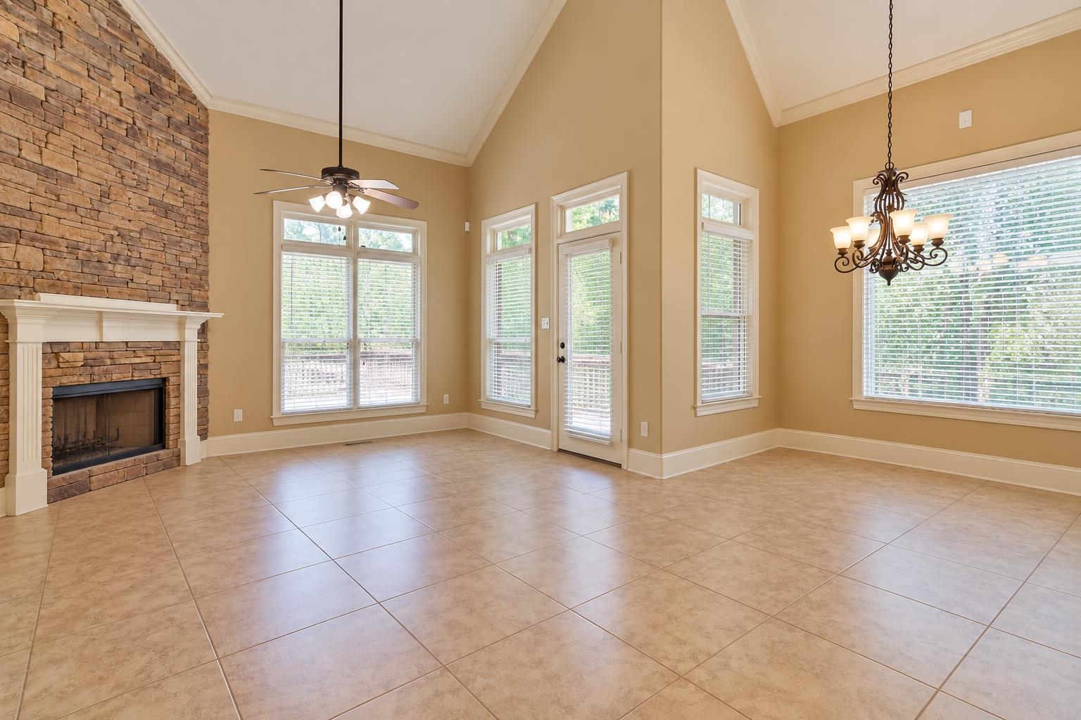 11095 Latting Rd Property Photo 13