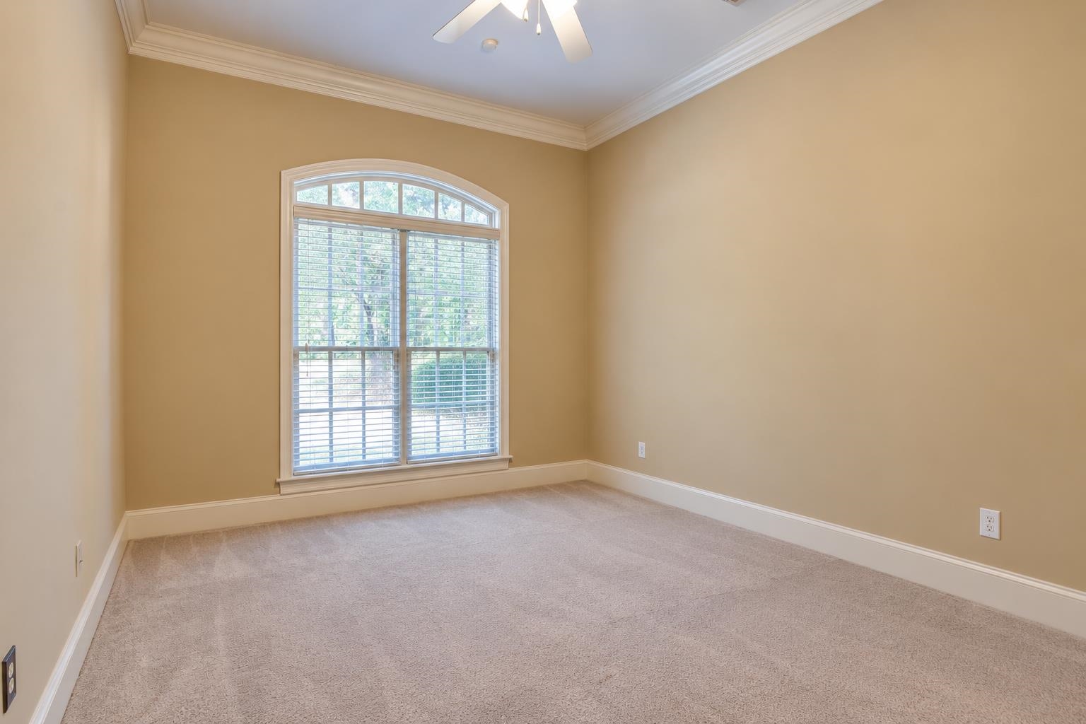 11095 Latting Rd Property Photo 14