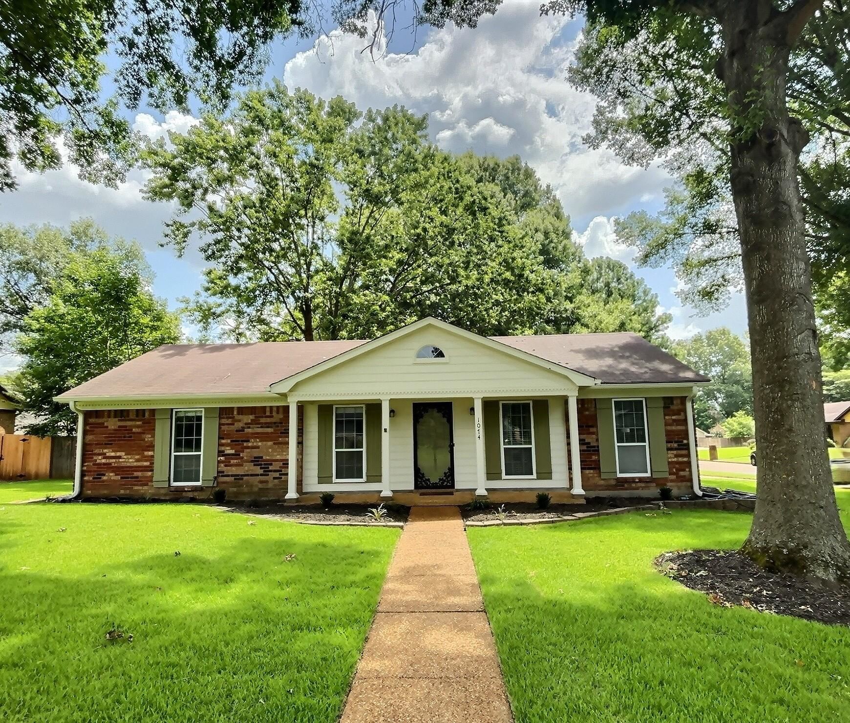 1074 Tararidge Dr Property Photo 2
