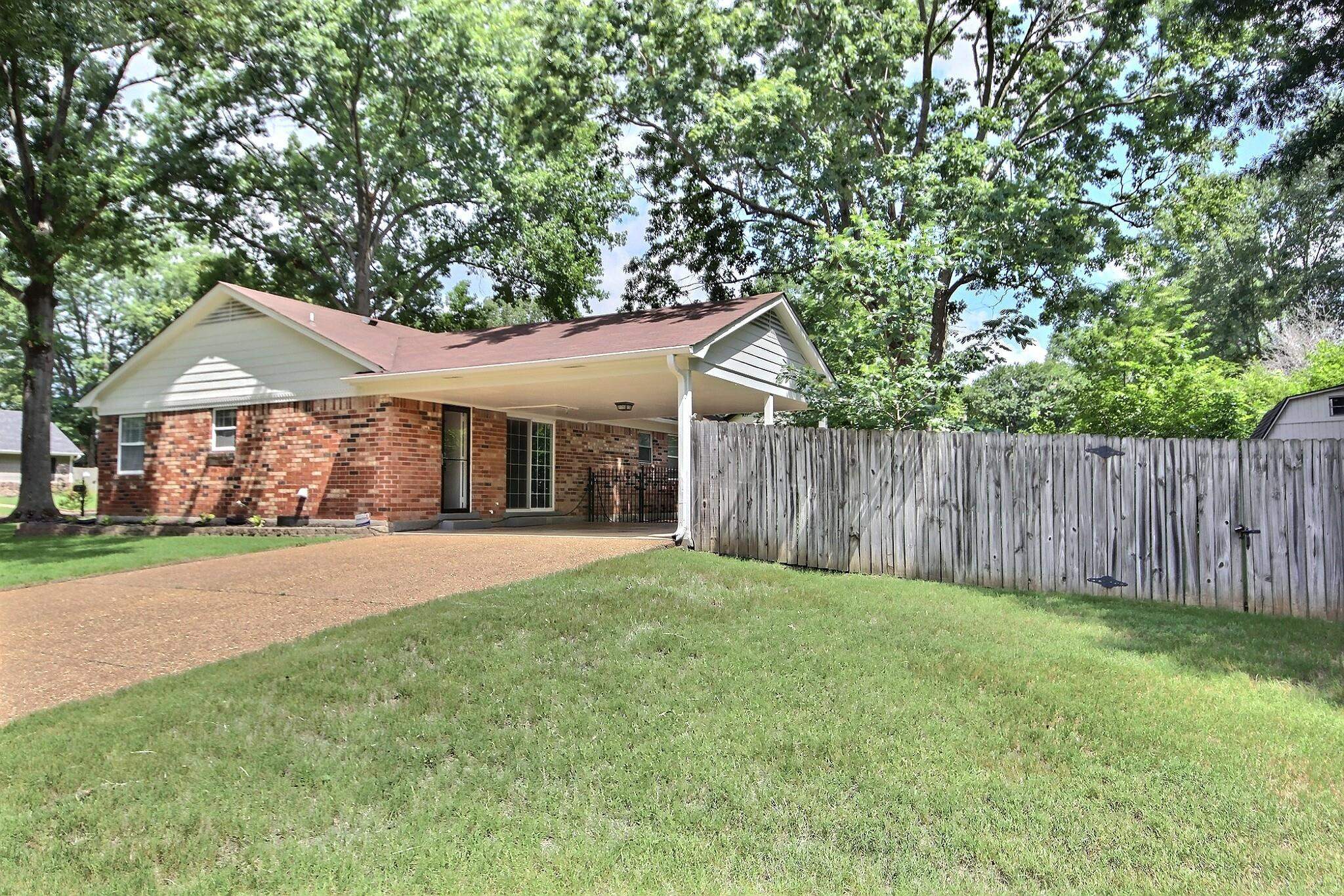 1074 Tararidge Dr Property Photo 6