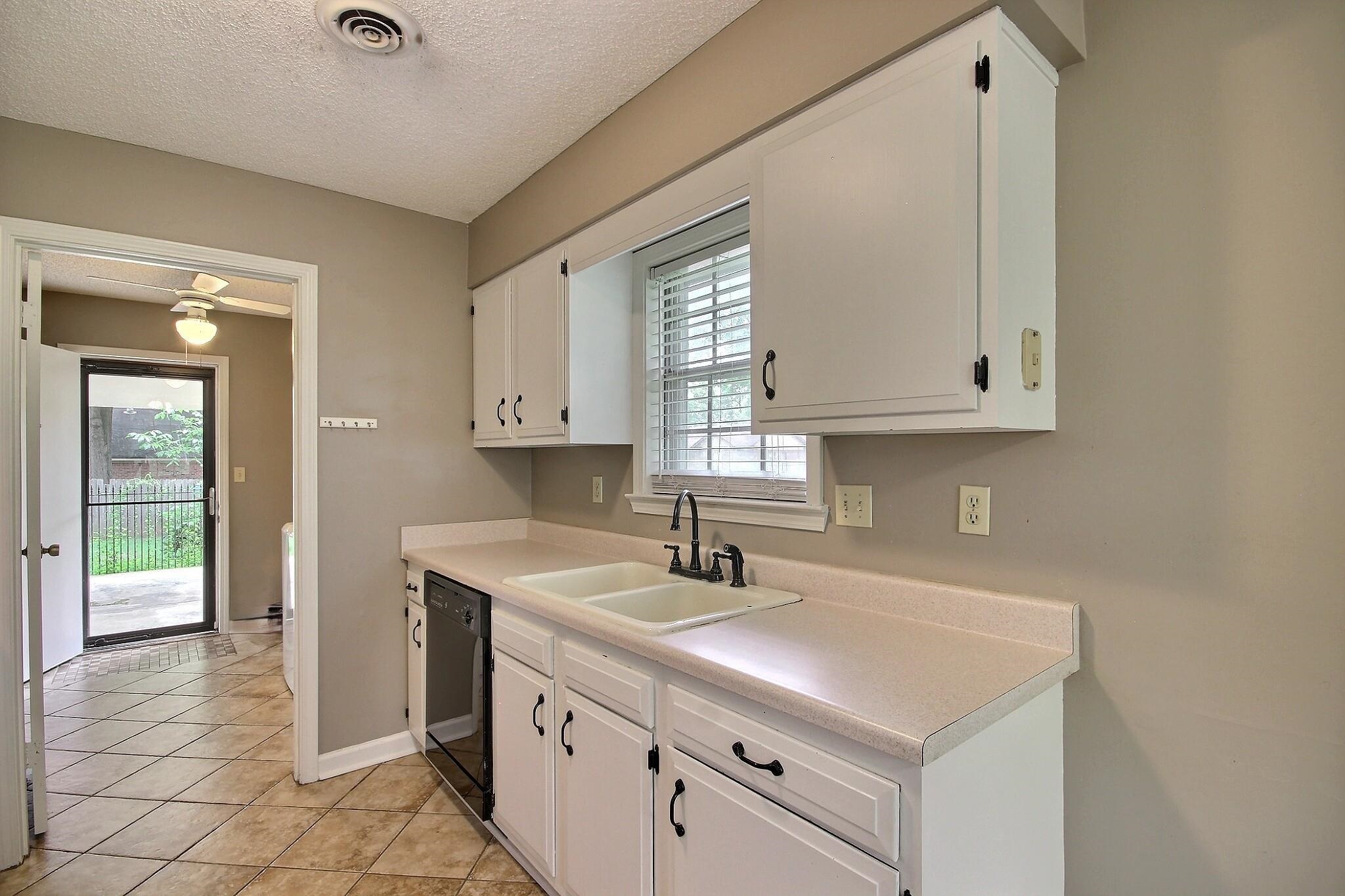 1074 Tararidge Dr Property Photo 12