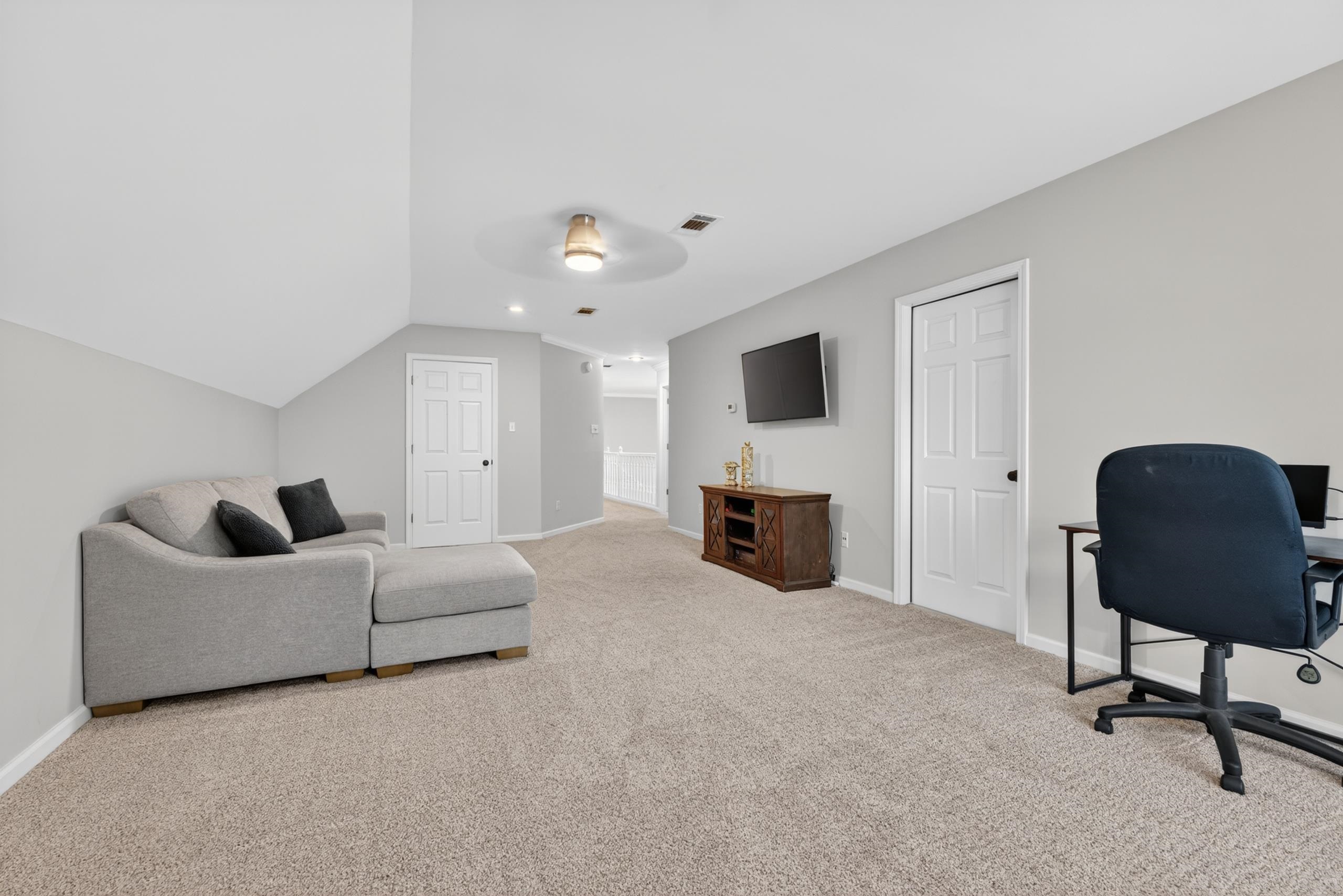 1572 John Ridge Dr Property Photo 32