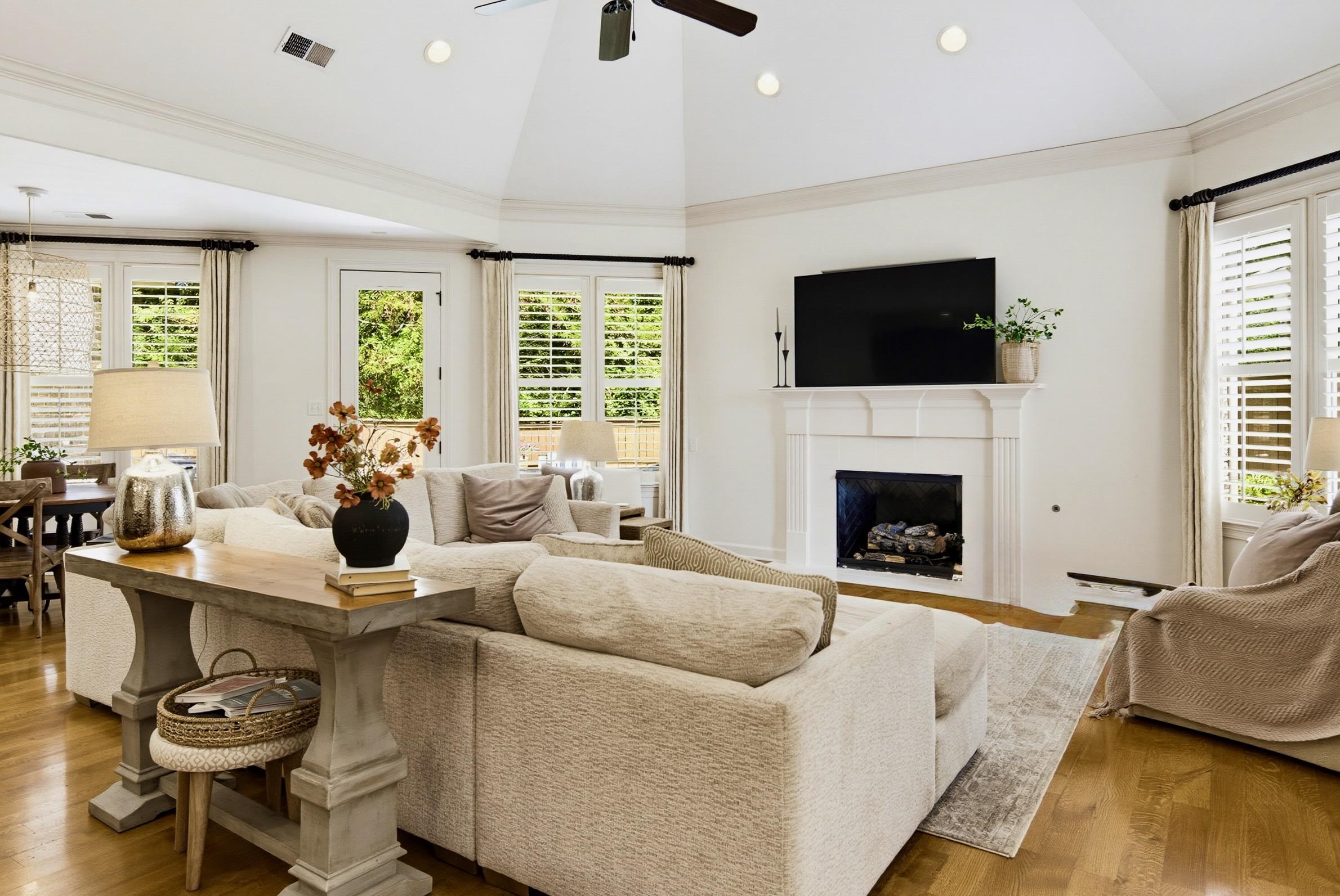 1682 Tartan Ln Property Photo 8
