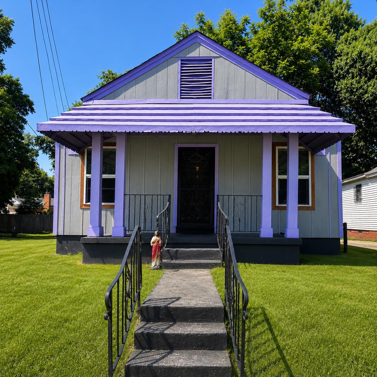1563 Maplewood St Property Photo 2