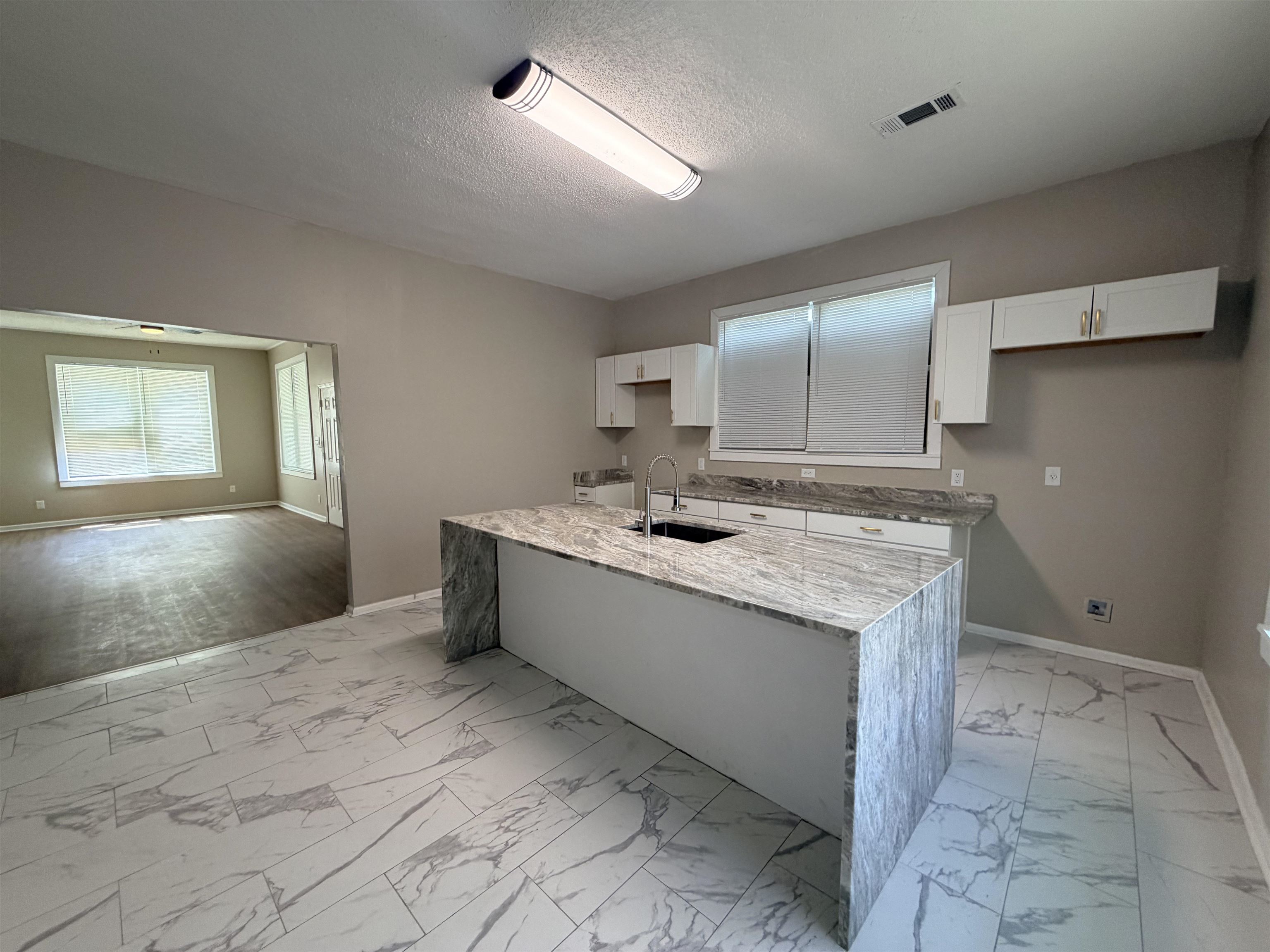 634 N Manassas St Property Photo 3