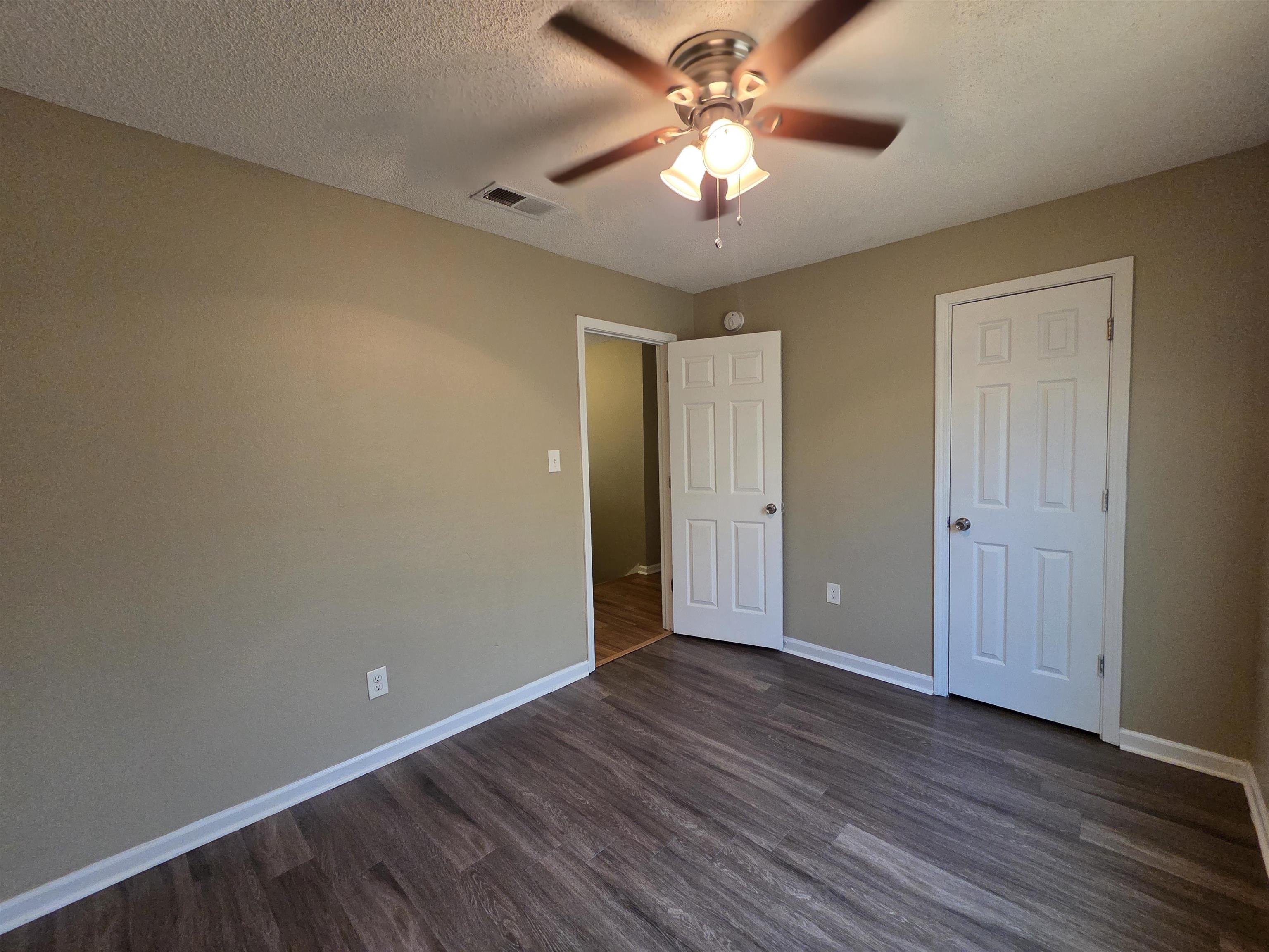 4866 Royal Run Dr Property Photo 7