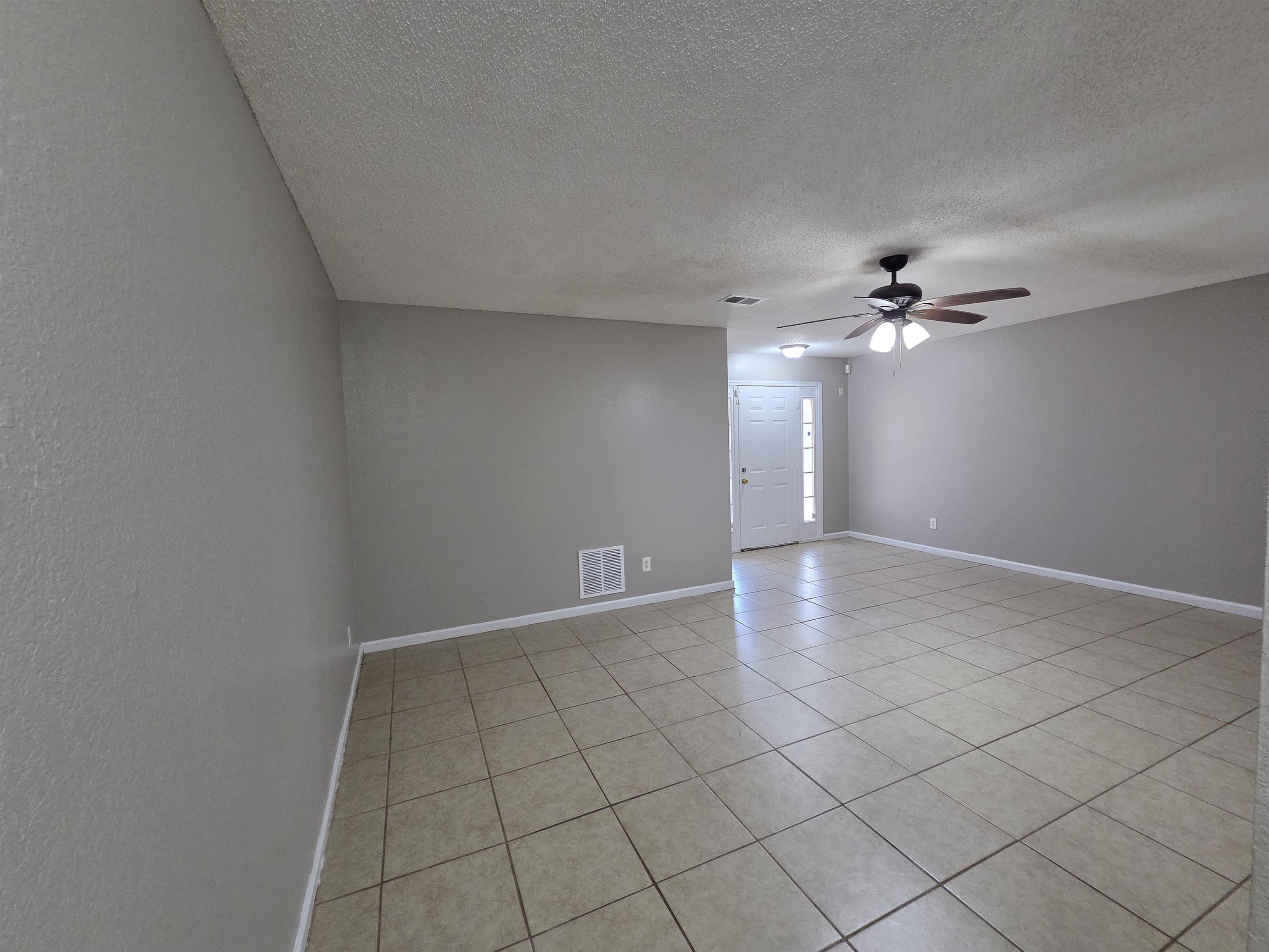 4866 Royal Run Dr Property Photo 9