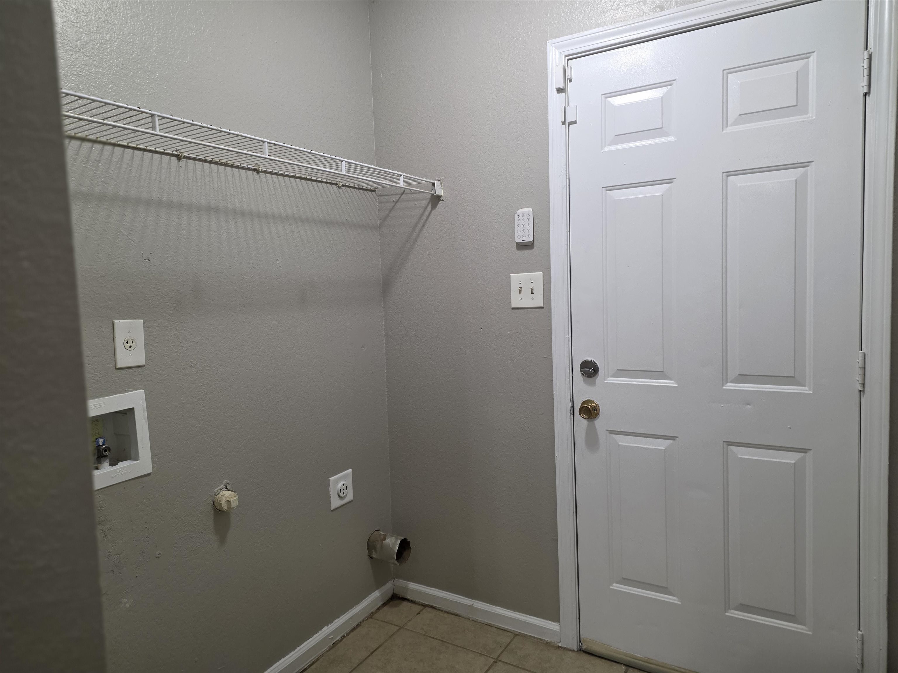 4866 Royal Run Dr Property Photo 11