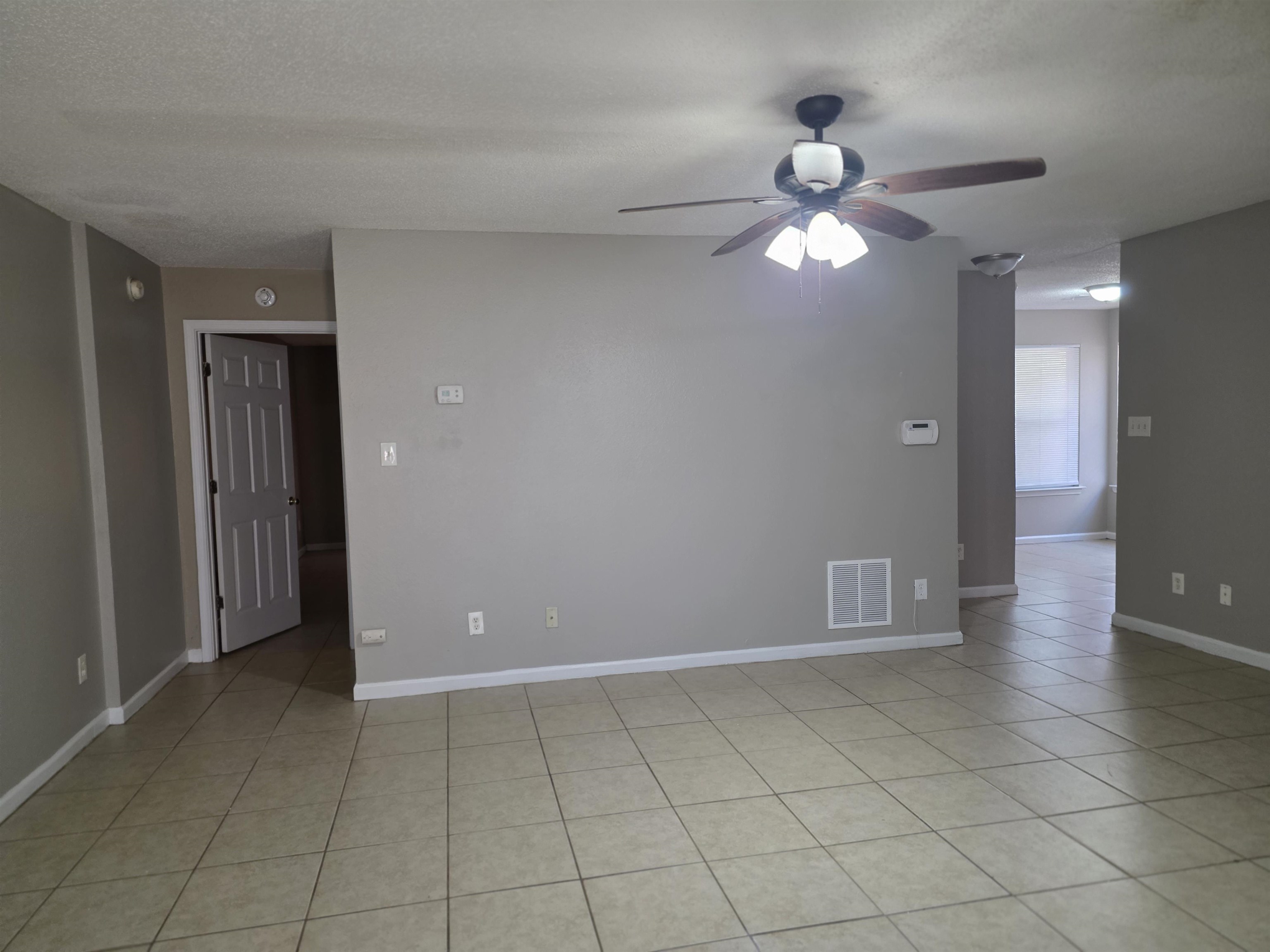 4866 Royal Run Dr Property Photo 13