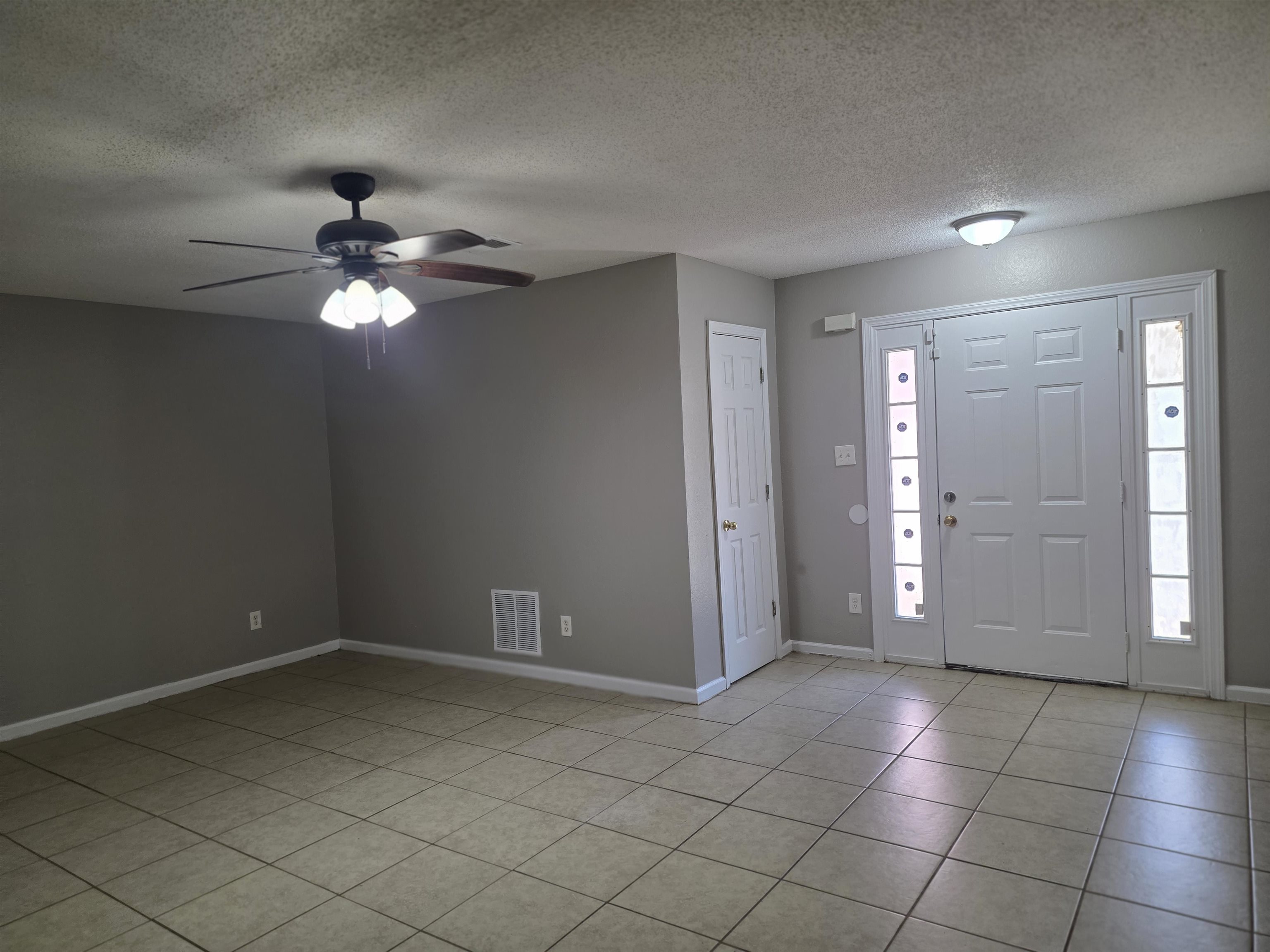 4866 Royal Run Dr Property Photo 16