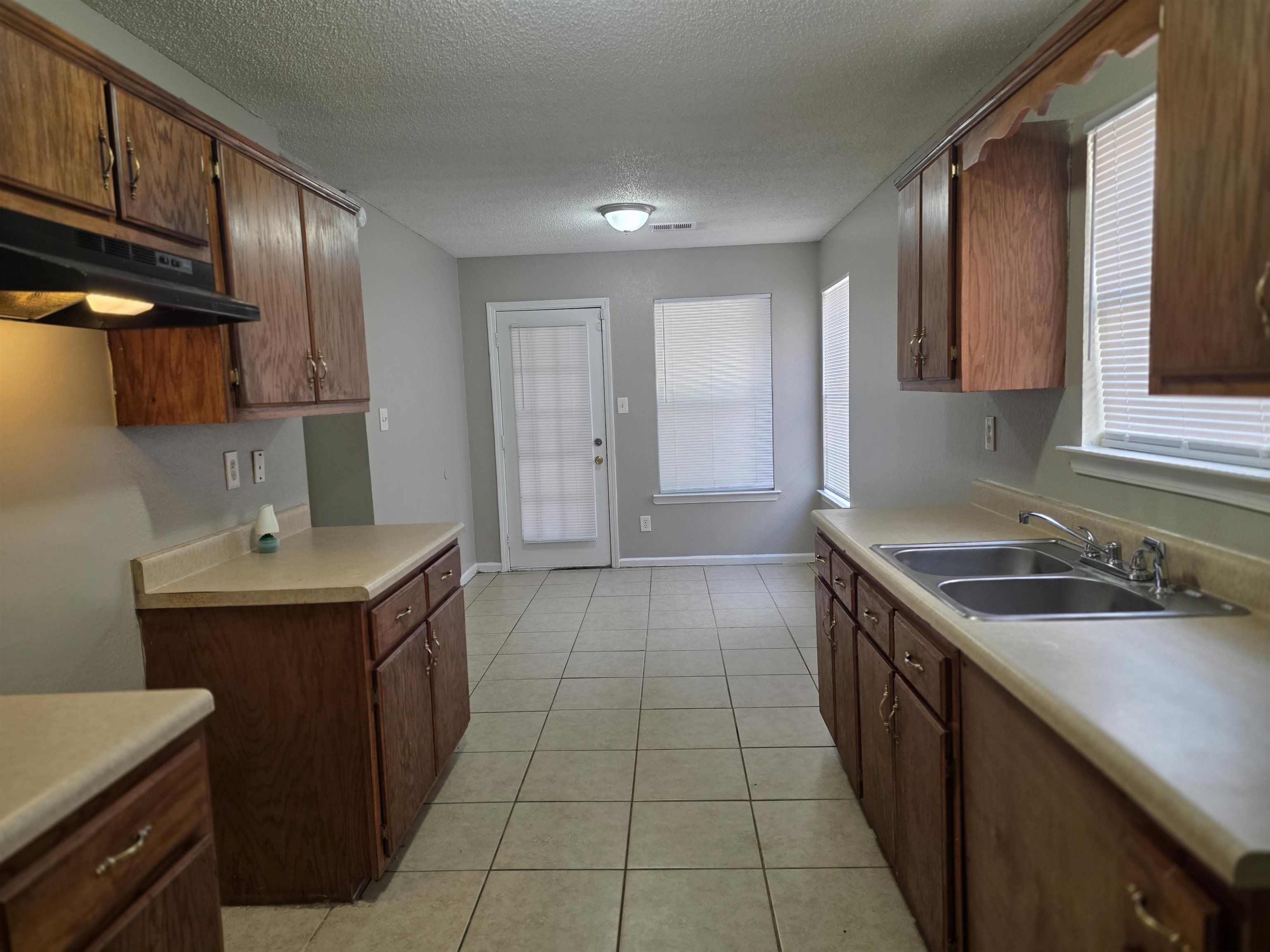 4866 Royal Run Dr Property Photo 21
