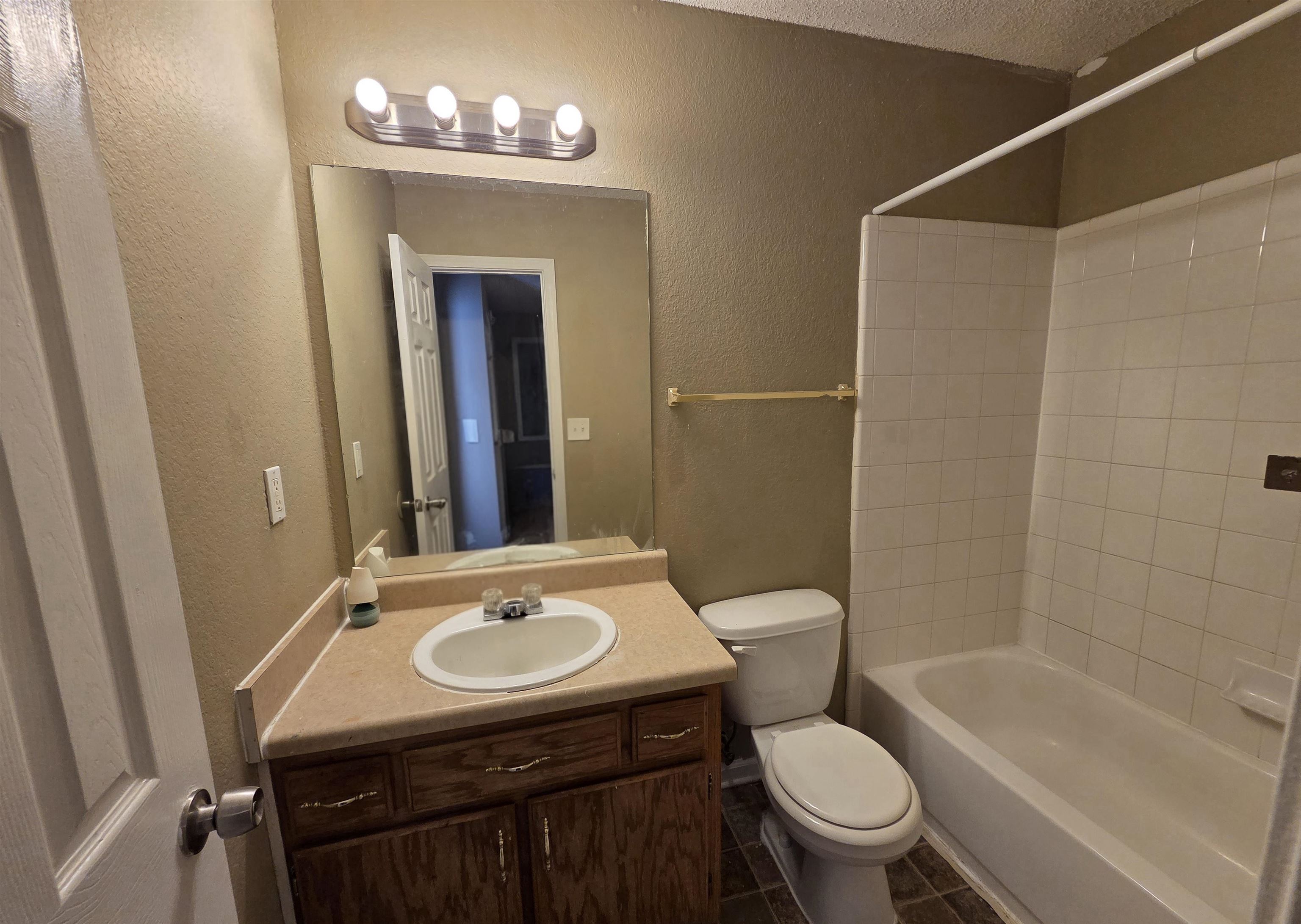 4866 Royal Run Dr Property Photo 27