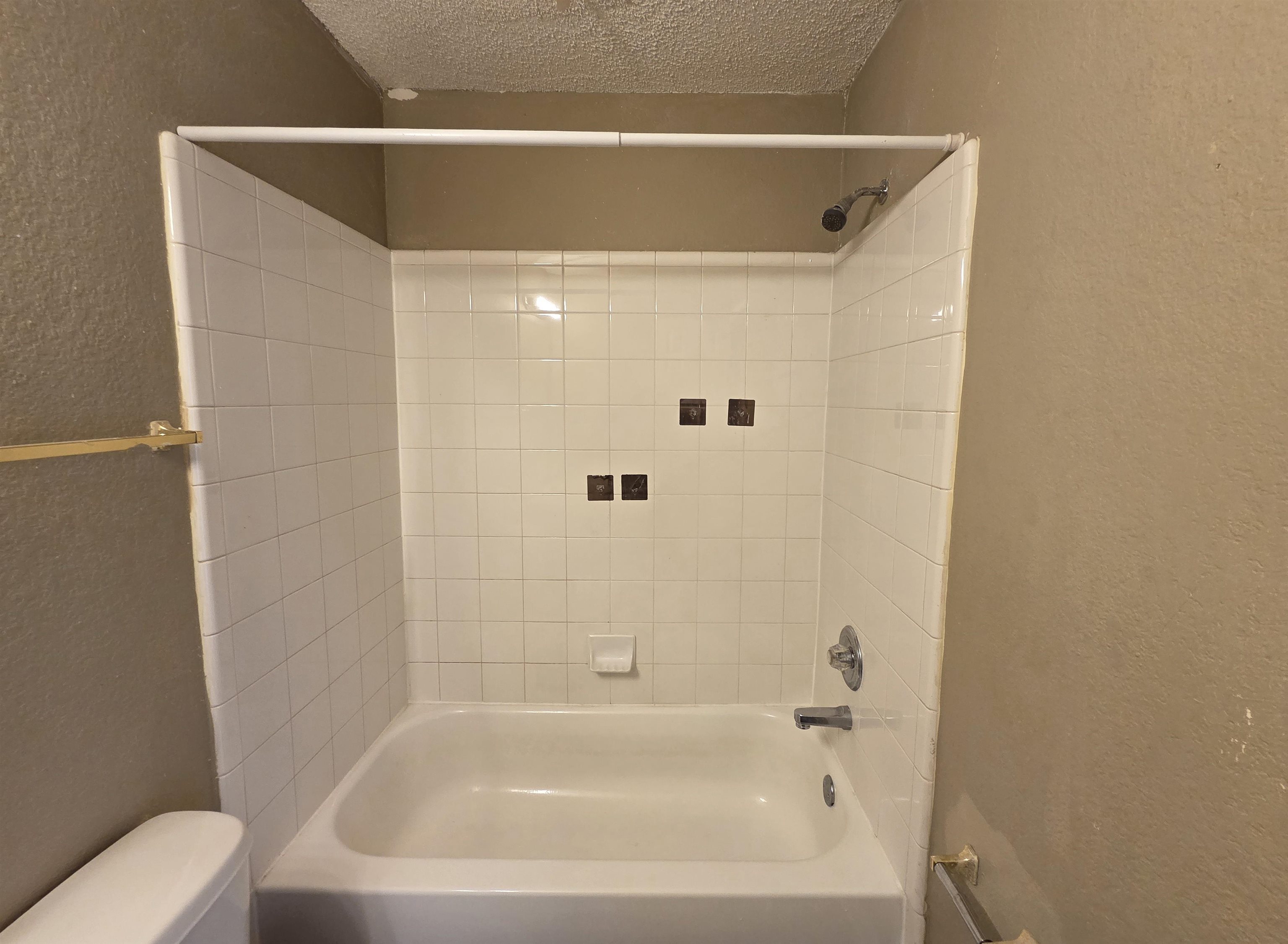4866 Royal Run Dr Property Photo 28