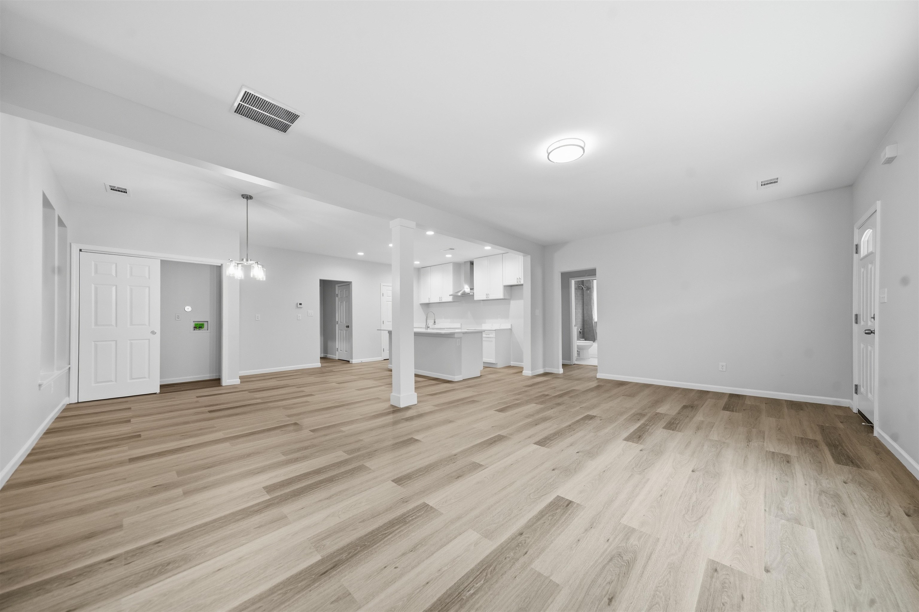 258 N Hollywood St Property Photo 5