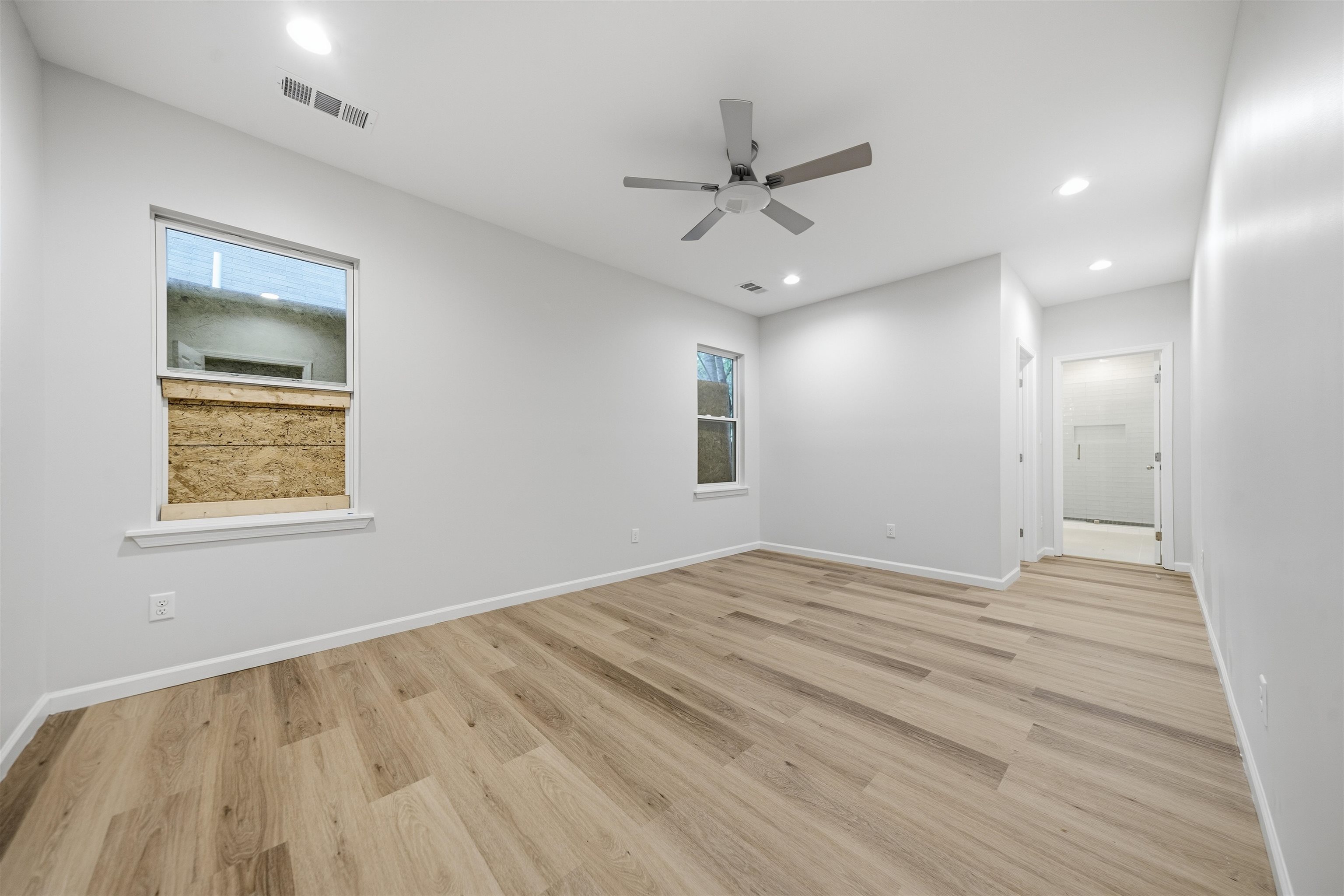 258 N Hollywood St Property Photo 11