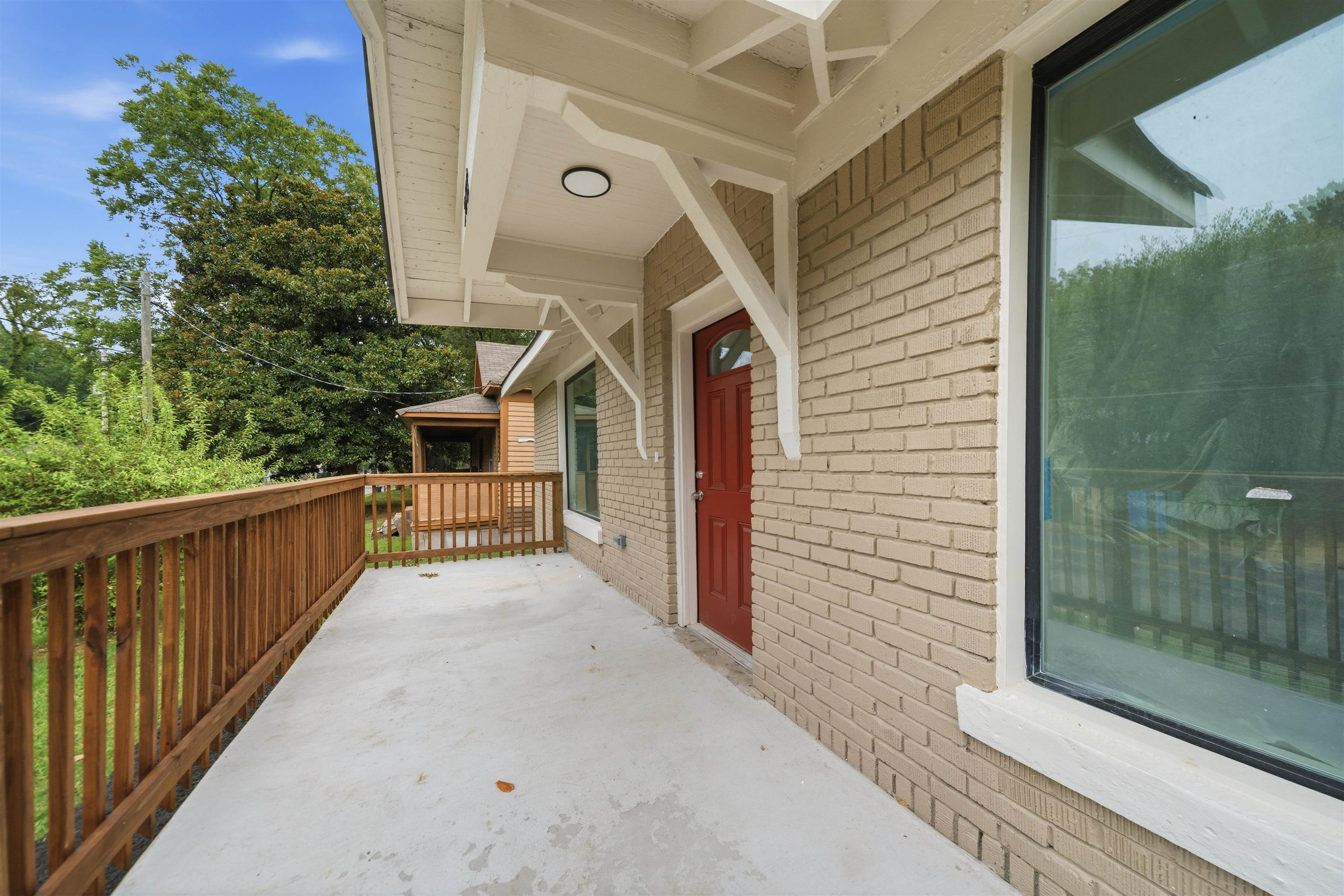 258 N Hollywood St Property Photo 16